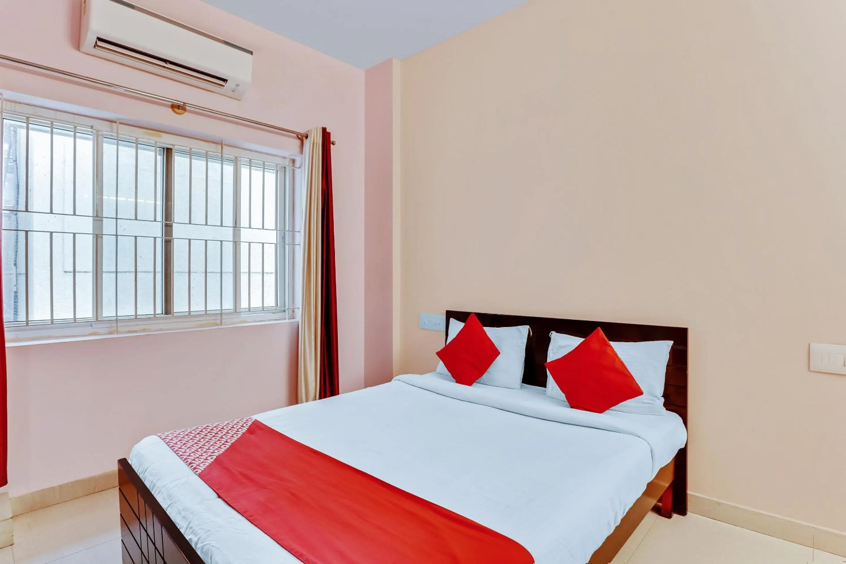 Bedroom, Bed in Hotel O Aaira Inn