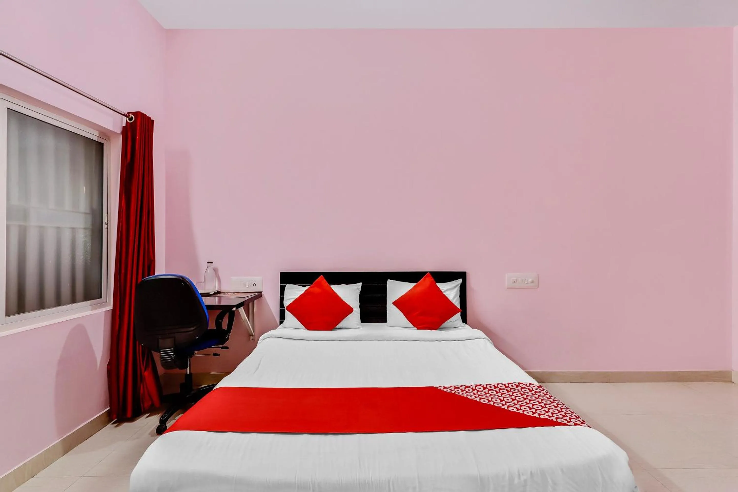 Bedroom, Bed in Hotel O Aaira Inn