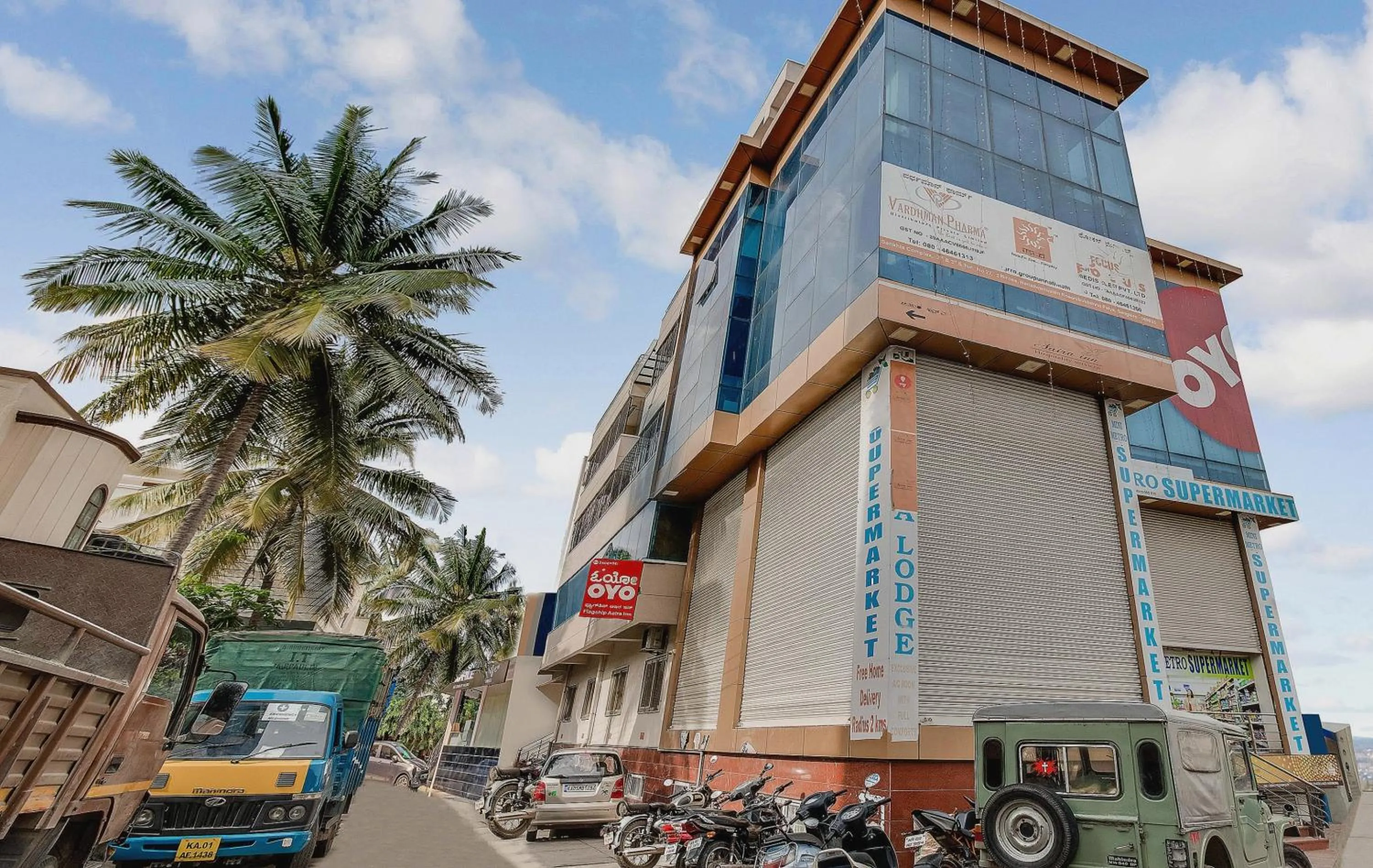 Facade/entrance in Hotel O Aaira Inn
