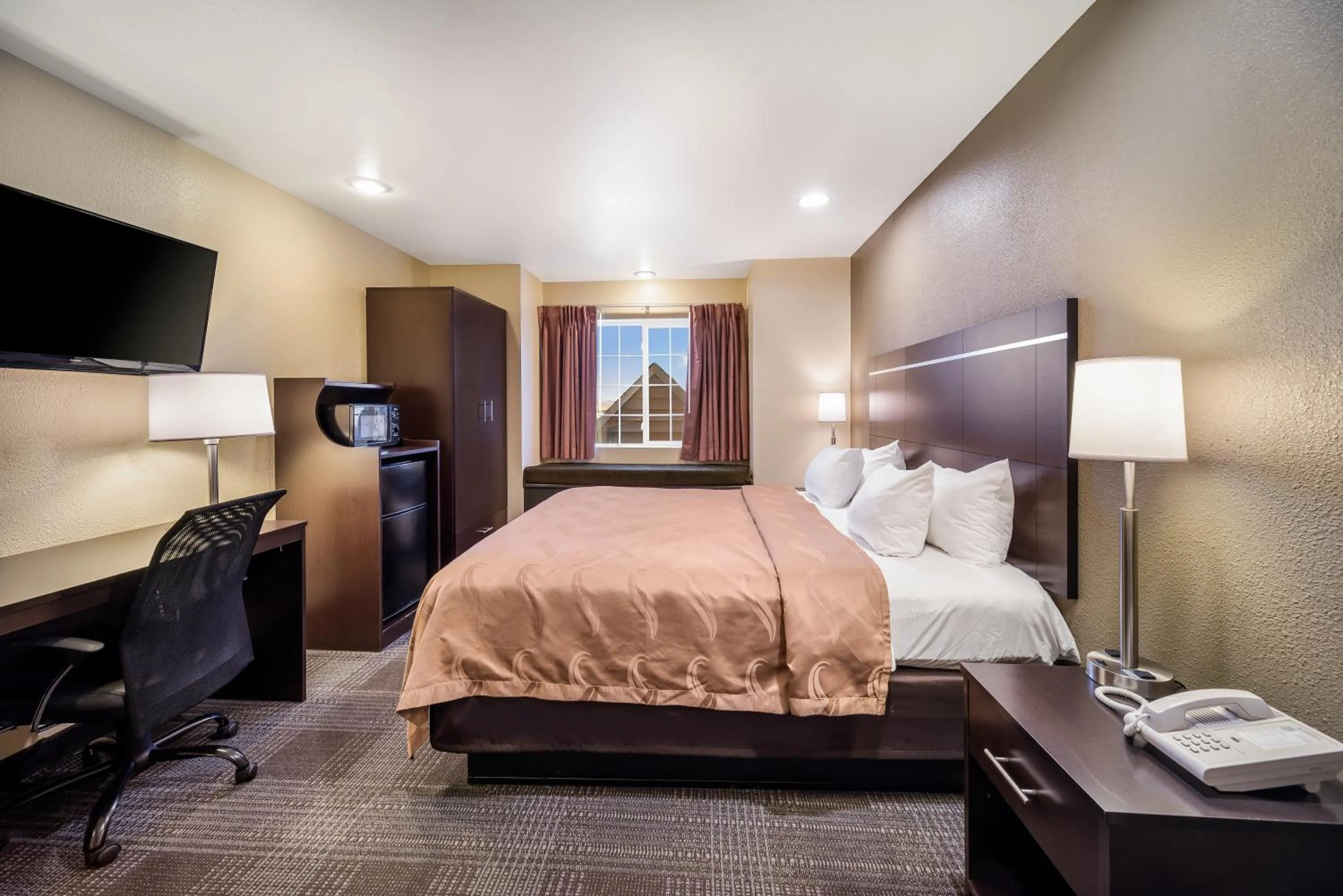 Photo of the whole room, Bed in Quality Inn & Suites near NAS Fallon