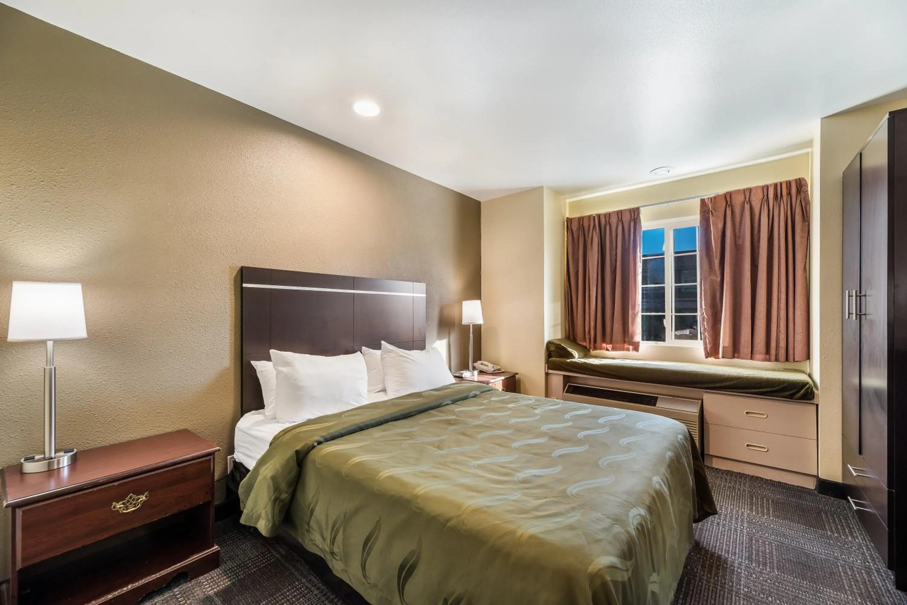 Photo of the whole room, Bed in Quality Inn & Suites near NAS Fallon