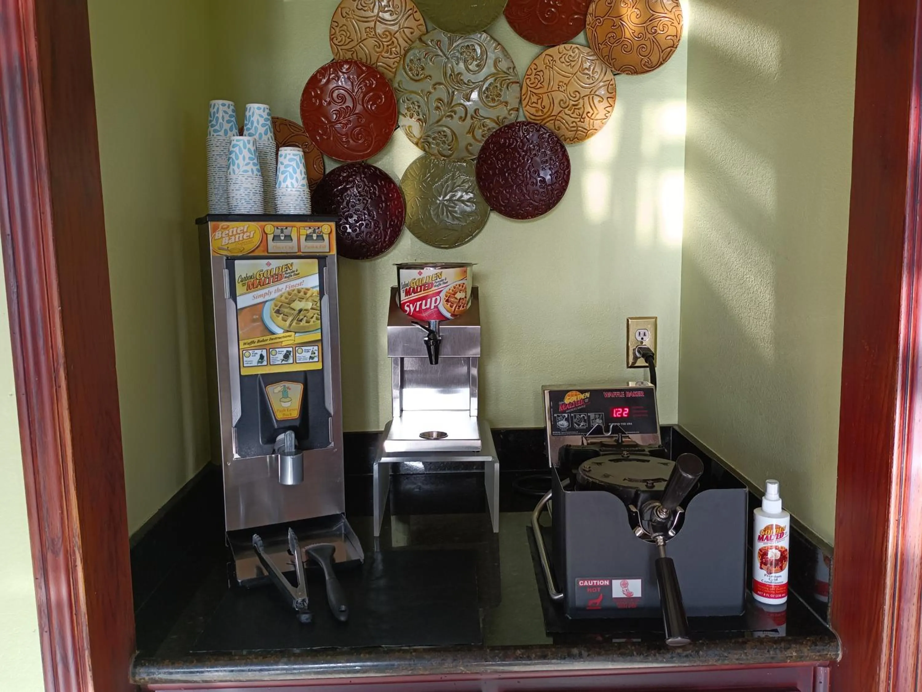 Continental breakfast in Americas Best Value Inn & Suites-Alvin/Houston