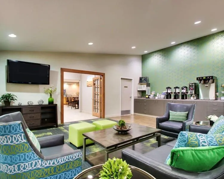 Restaurant/places to eat in EverSpring Inn & Suites