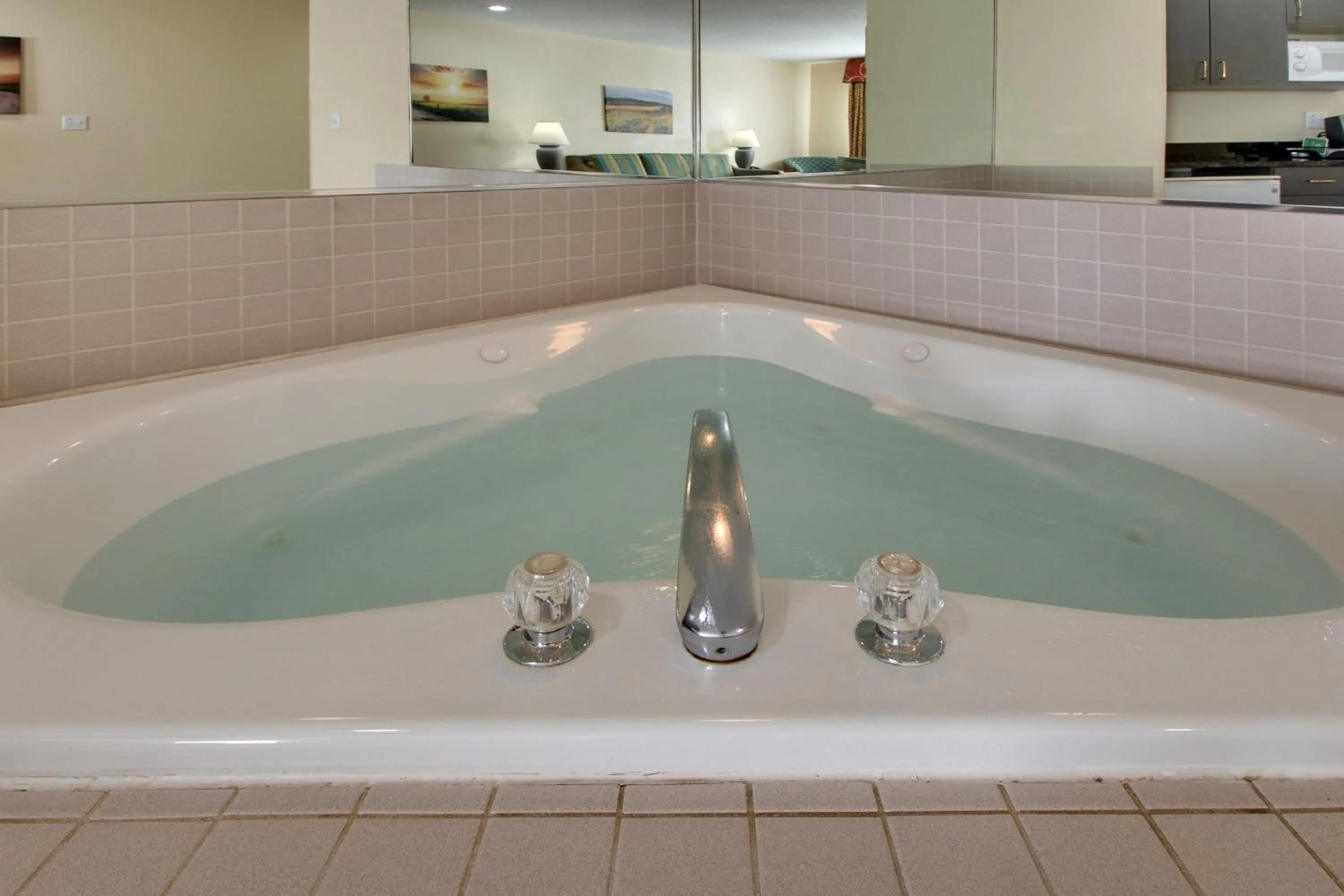 EverSpring Inn & Suites