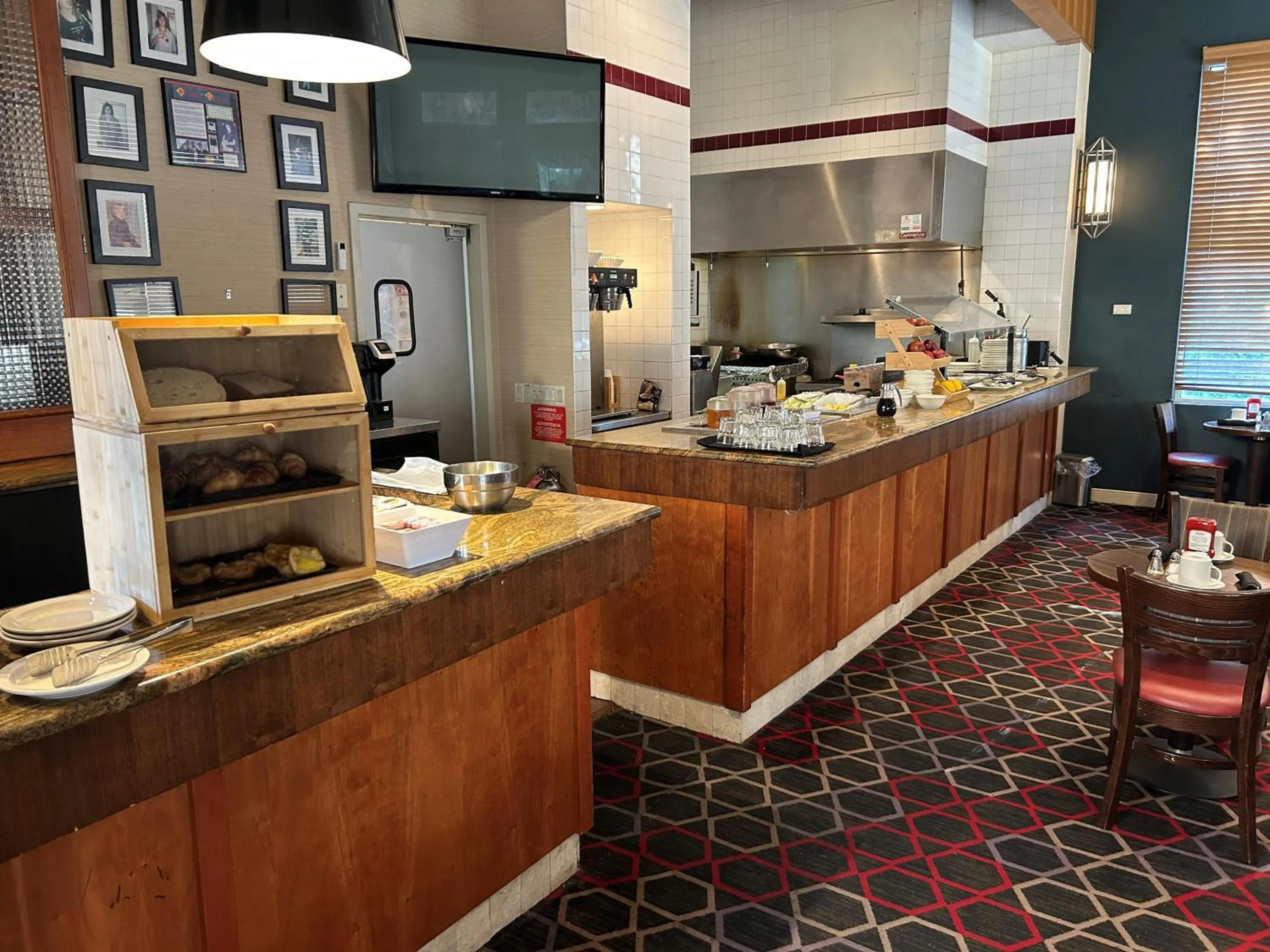 Breakfast in Best Western Premier Plainview-Long Island Hotel