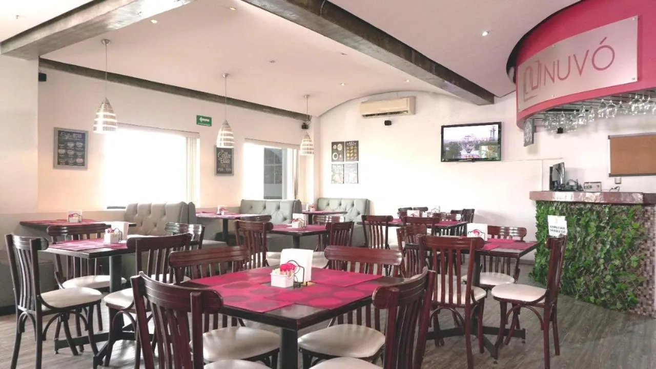 Restaurant/places to eat in Hotel Nuvo