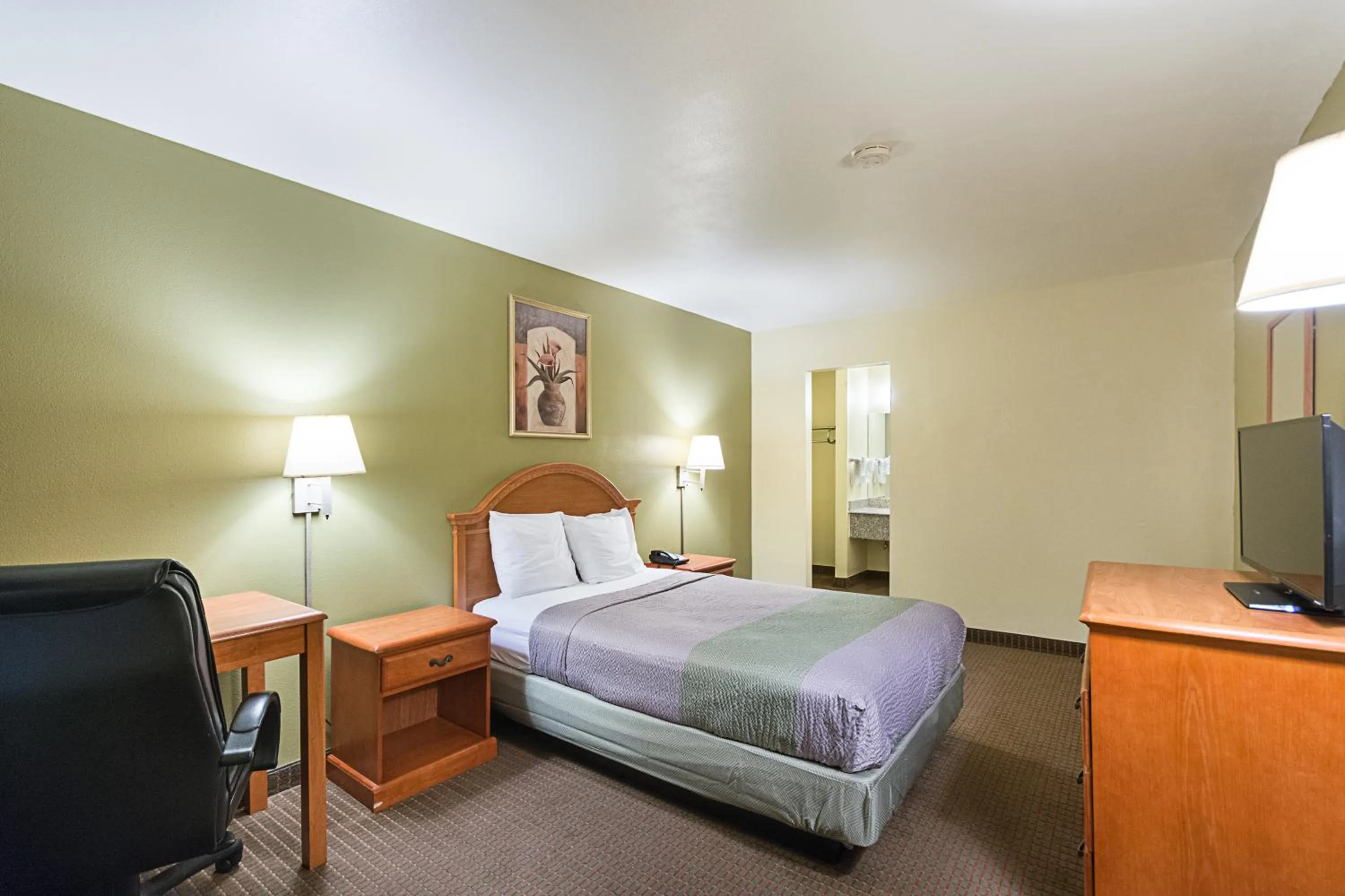 Bedroom, Bed in Motel 6-Livingston, TX