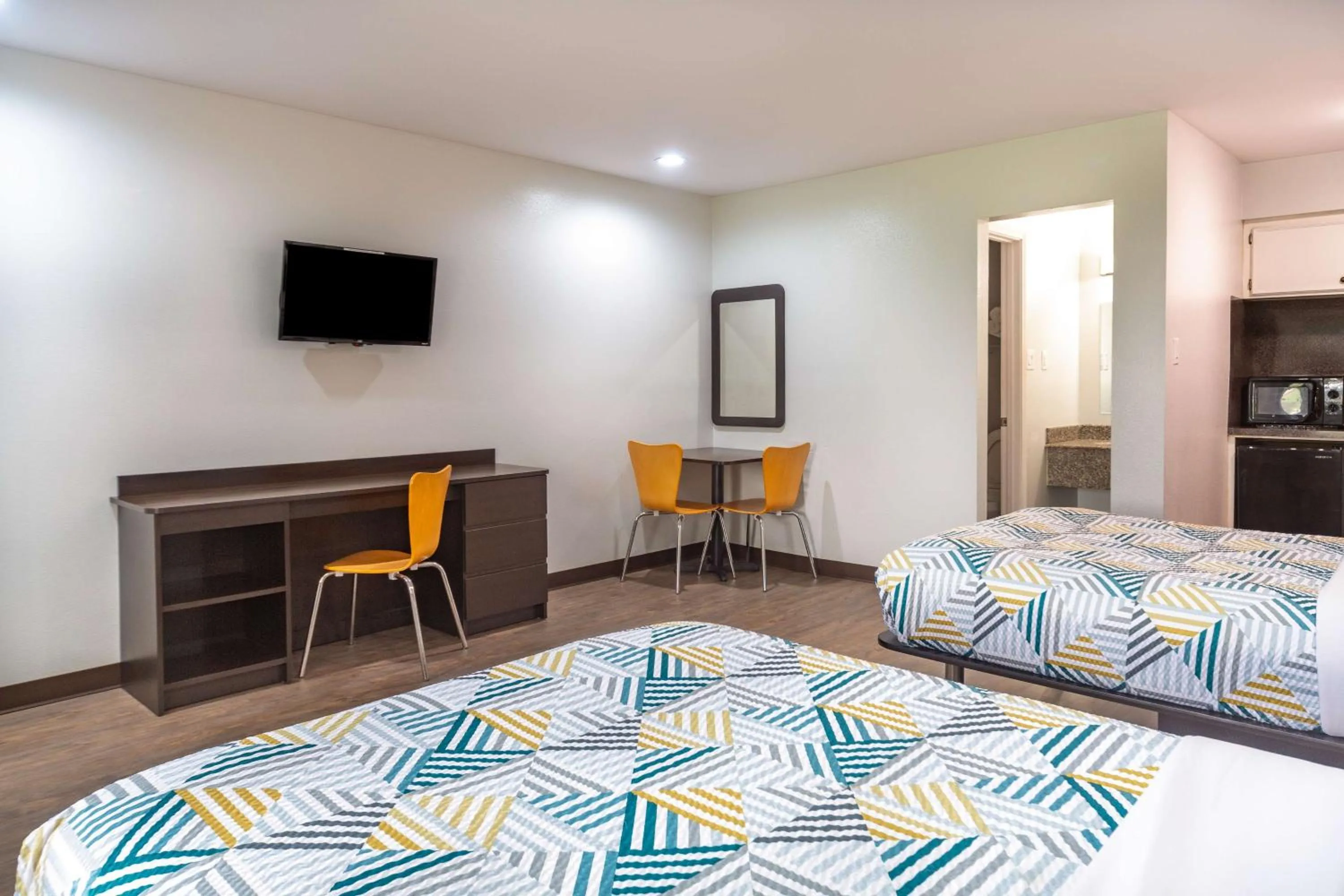 Other, Bed in Motel 6-Livingston, TX