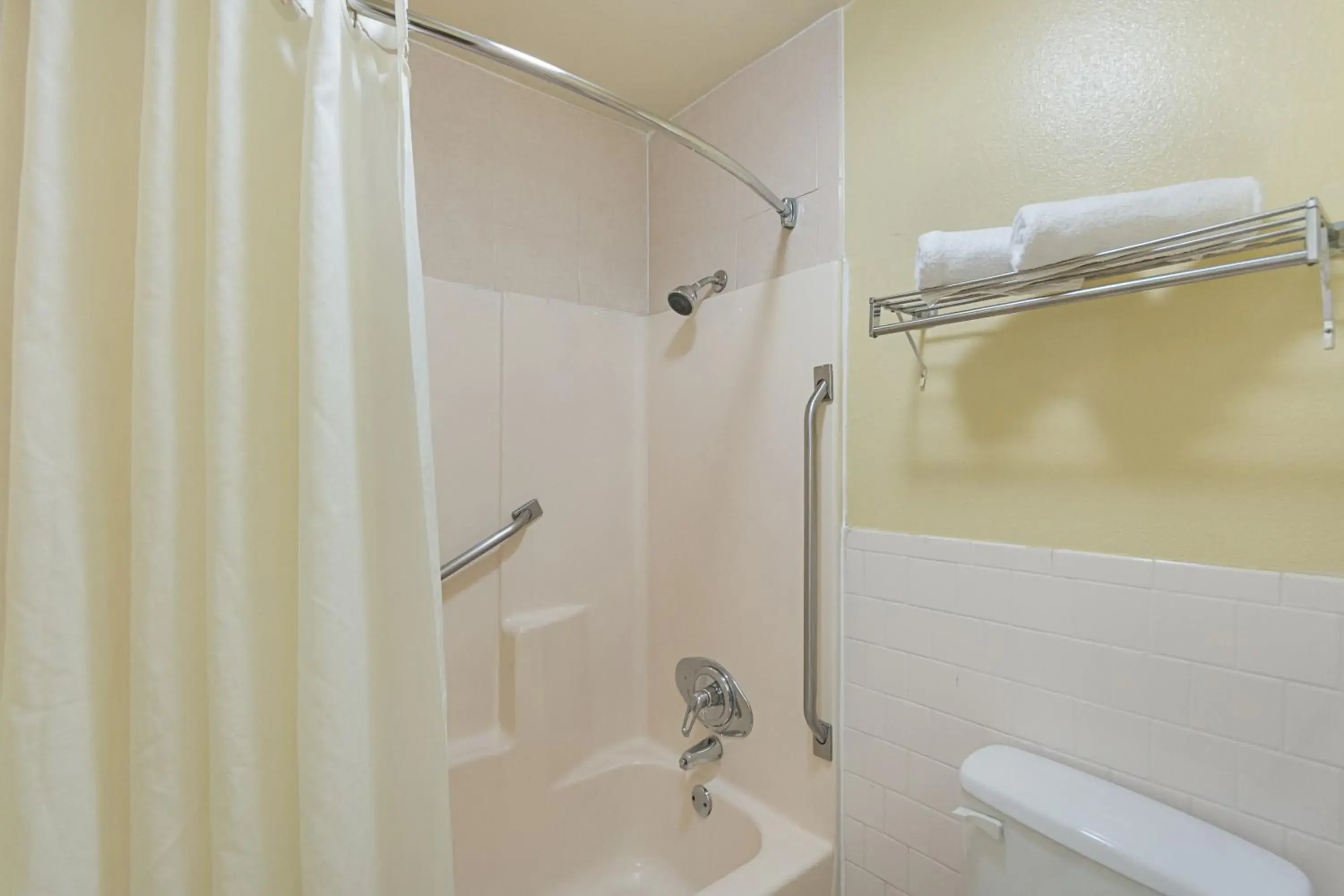 2 Full Beds - Non-Smoking, Kitchen in Motel 6-Livingston, TX 2 Full Beds - Non-Smoking, Kitchen in Motel 6-Livingston, TX