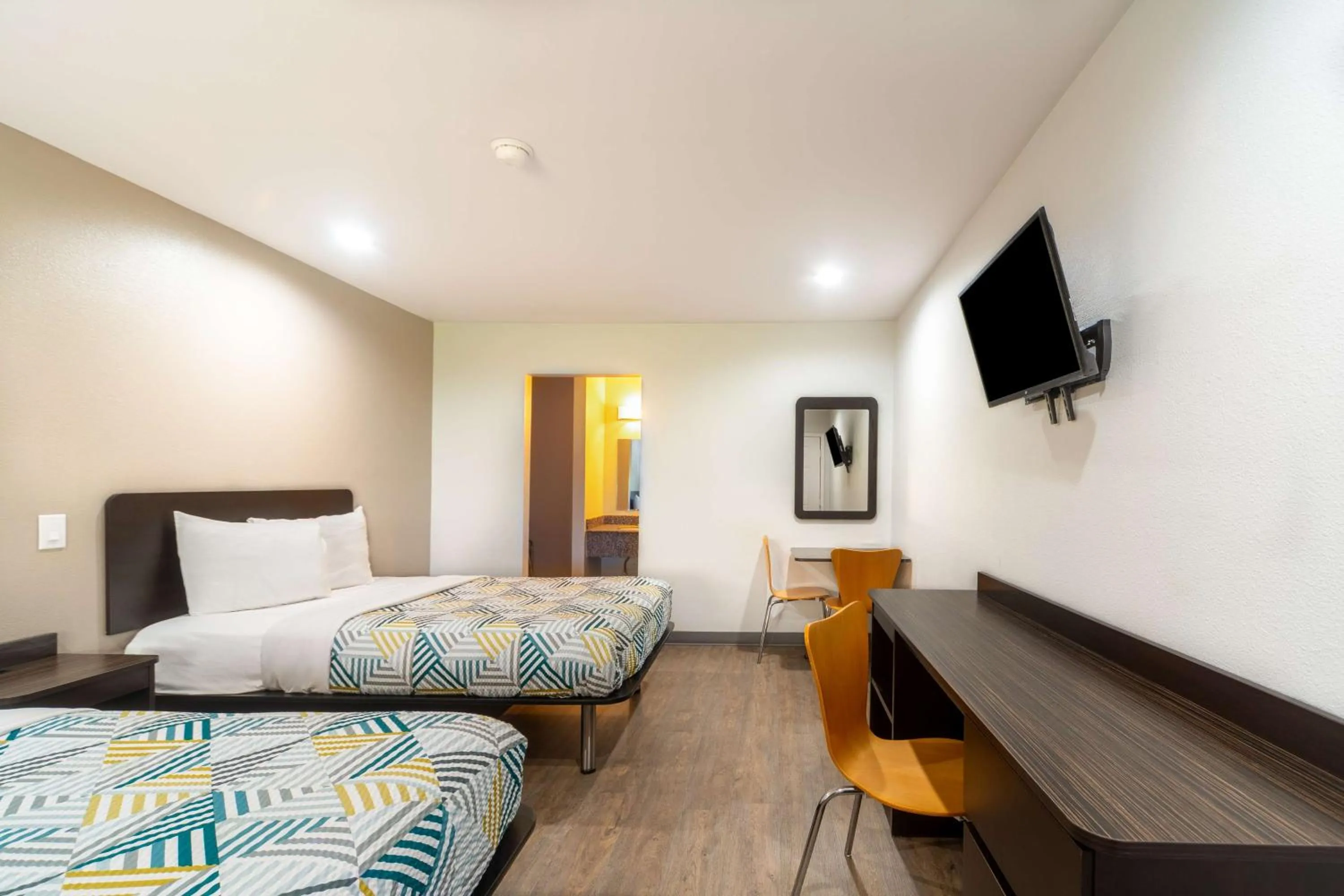 Bedroom, Bed in Motel 6-Livingston, TX