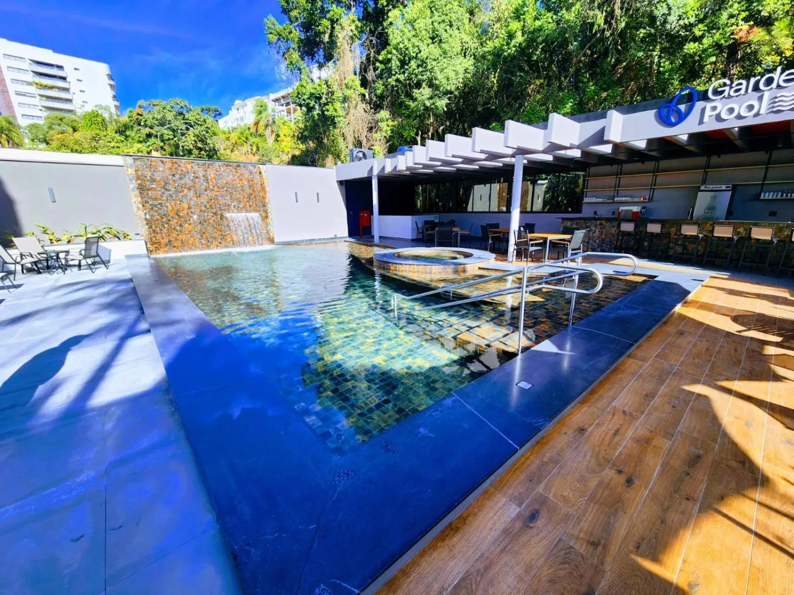 Swimming pool in Minas Garden Hotel