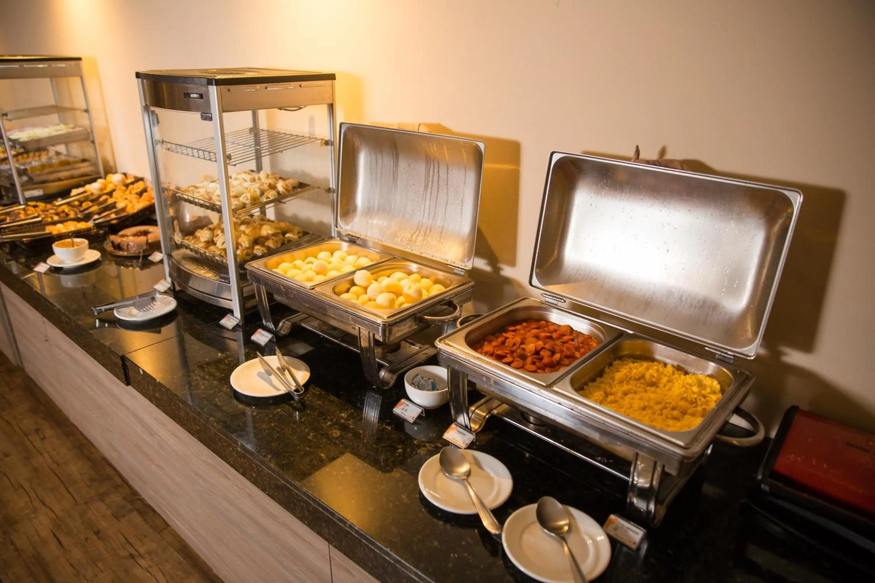 Buffet breakfast in Minas Garden Hotel