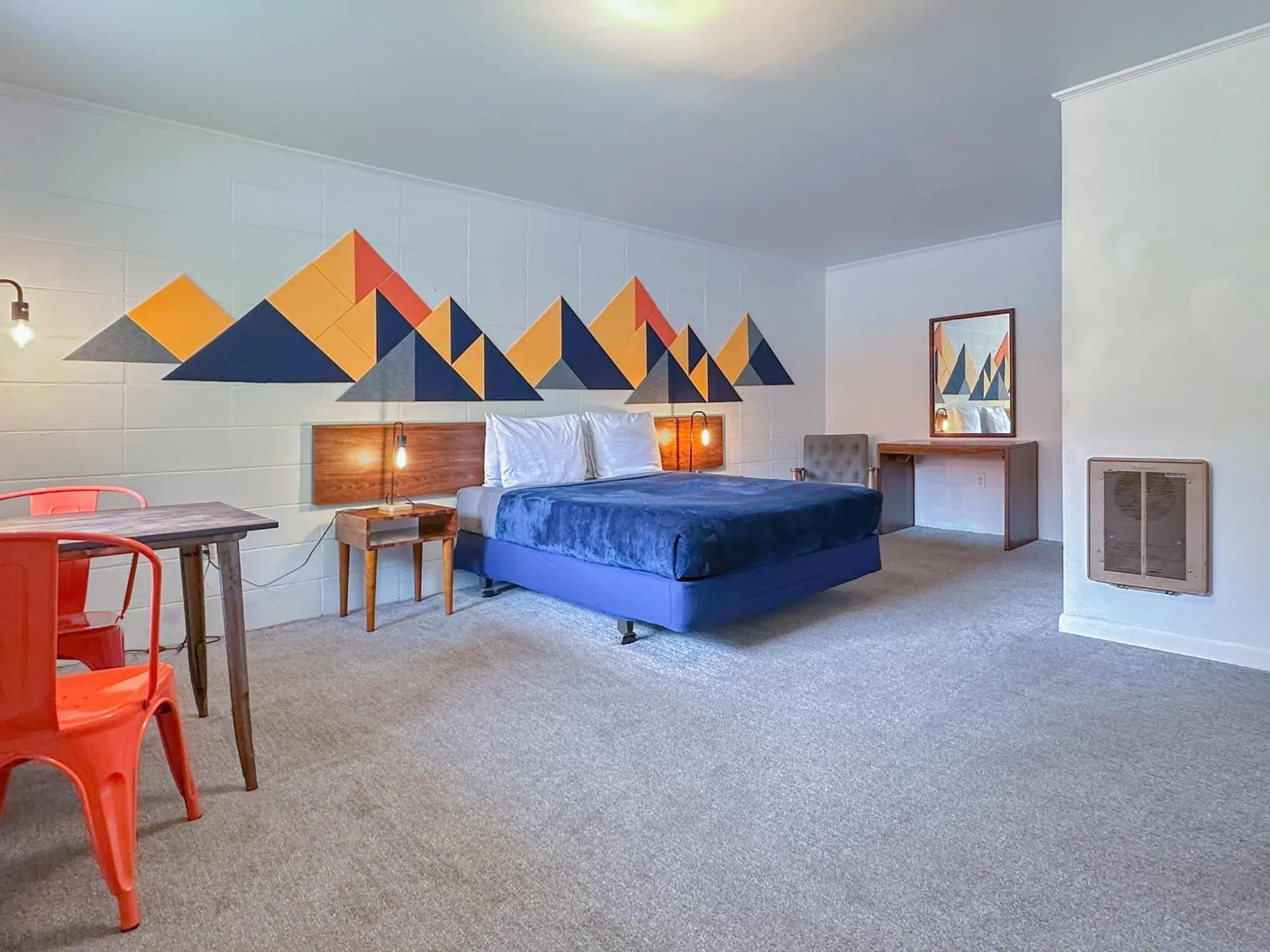 Queen Room in The Wanderoo Lodge Queen Room in The Wanderoo Lodge