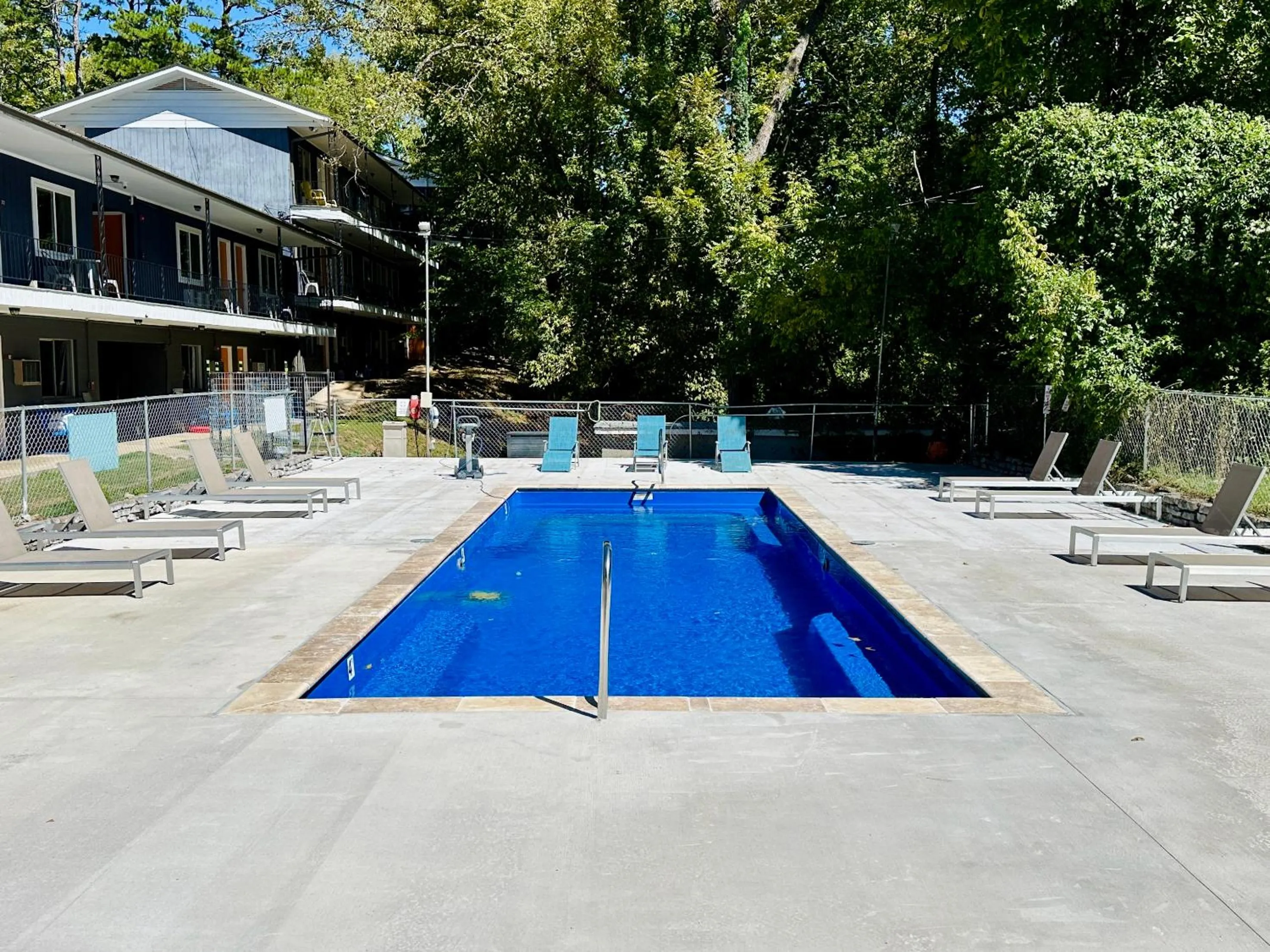 Swimming pool in The Wanderoo Lodge