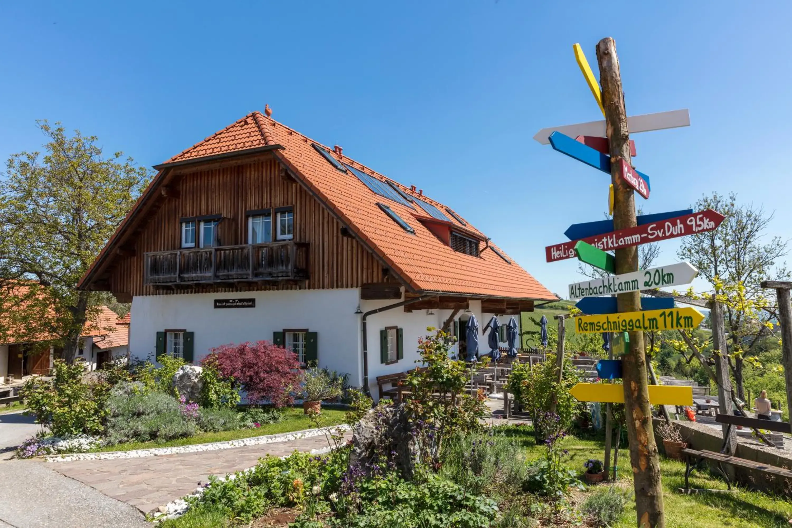 Gästezimmer & Buschenschank mit Weingut Hack-Gebell Gästezimmer & Buschenschank mit Weingut Hack-Gebell
