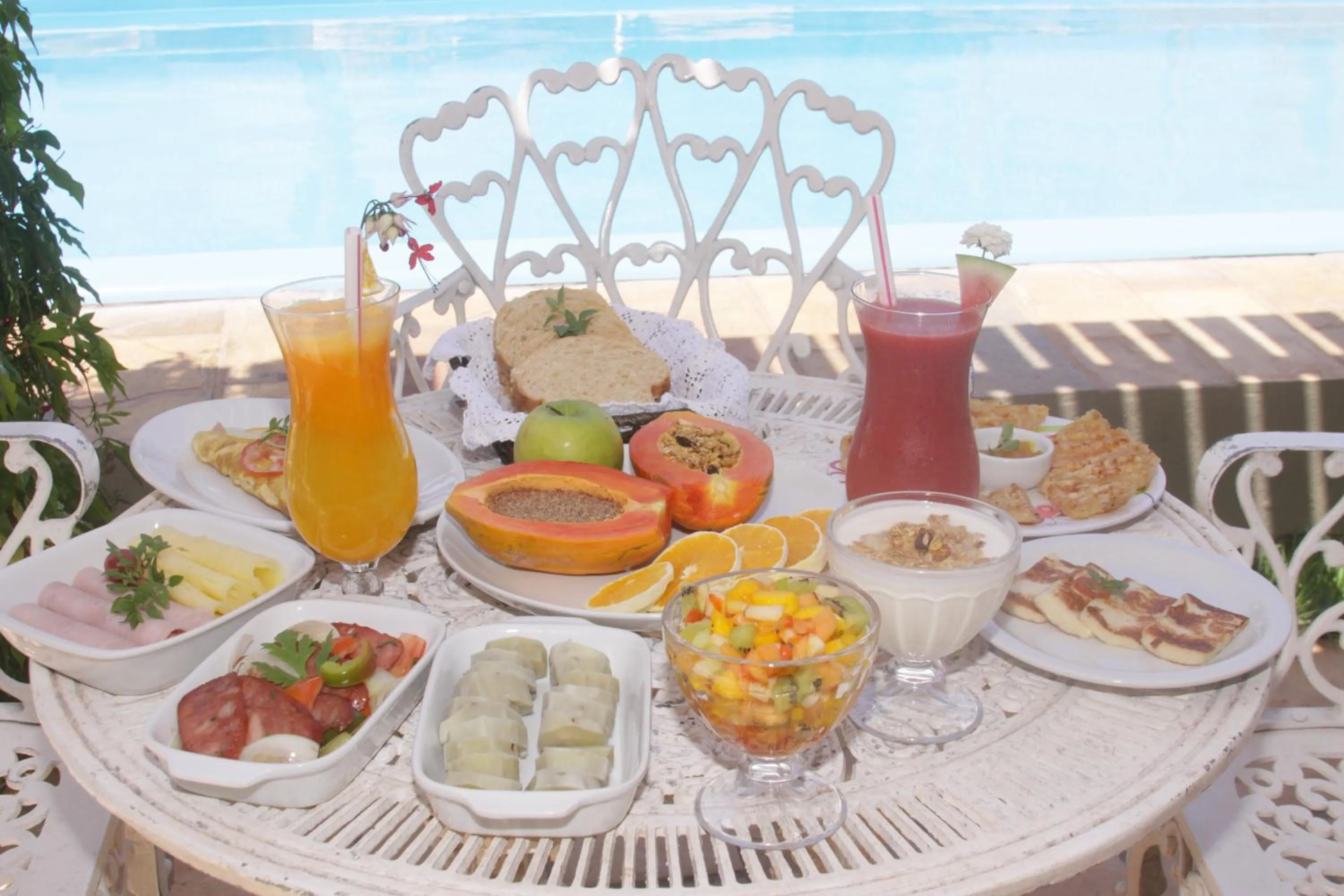 Buffet breakfast in Pousada Só Alegria