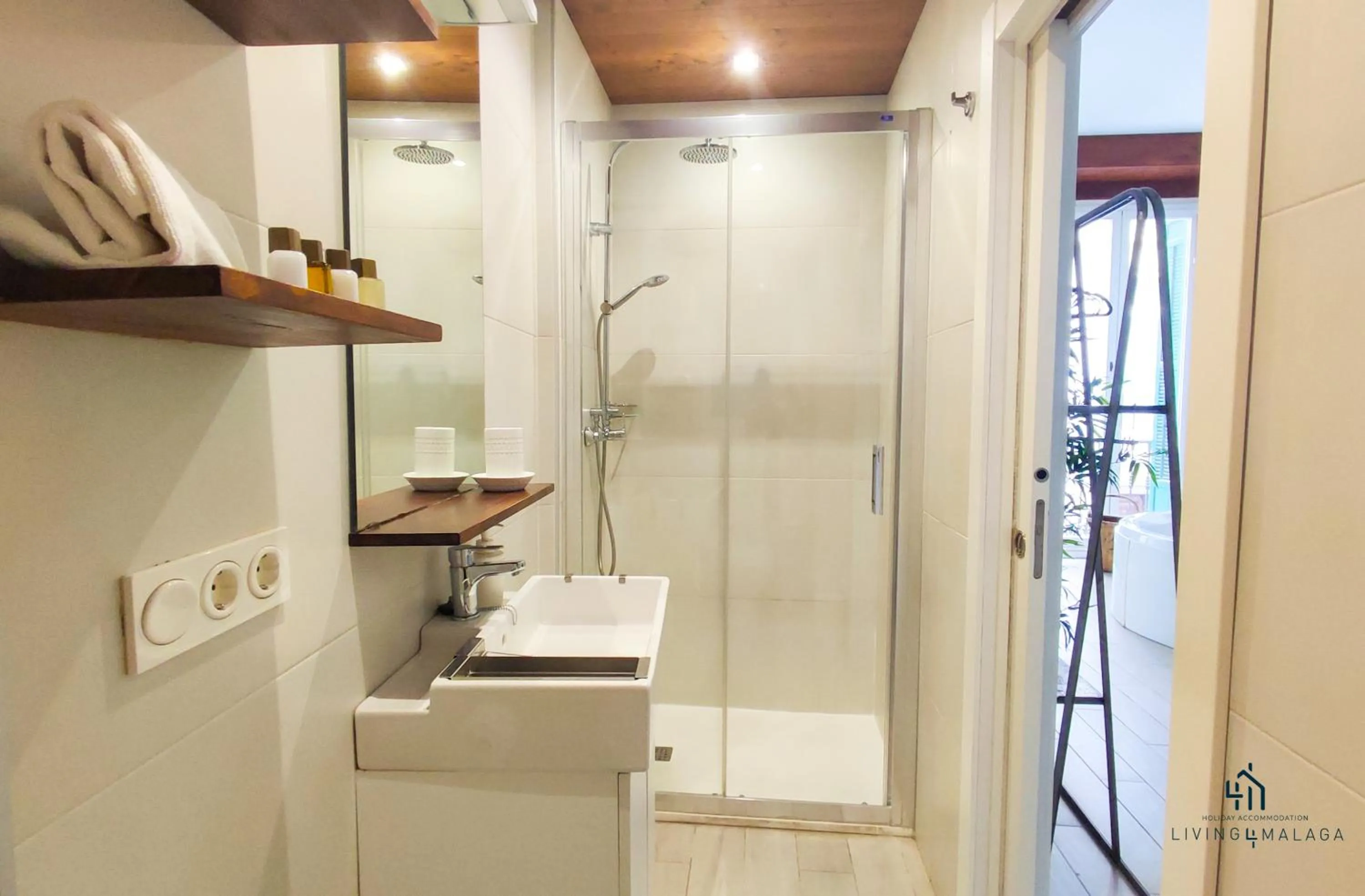 Bathroom in Living4Malaga Skyline Apartments