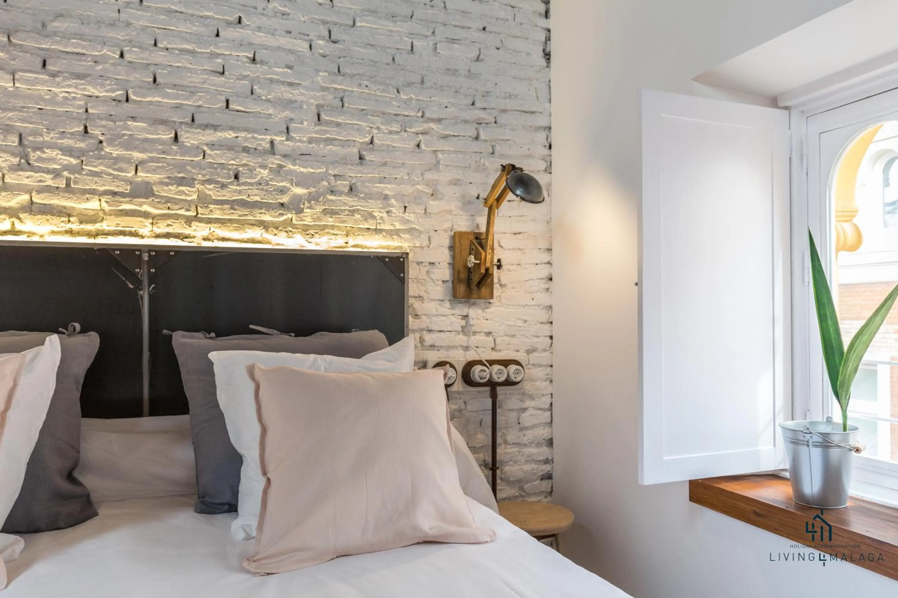 Bed in Living4Malaga Skyline Apartments