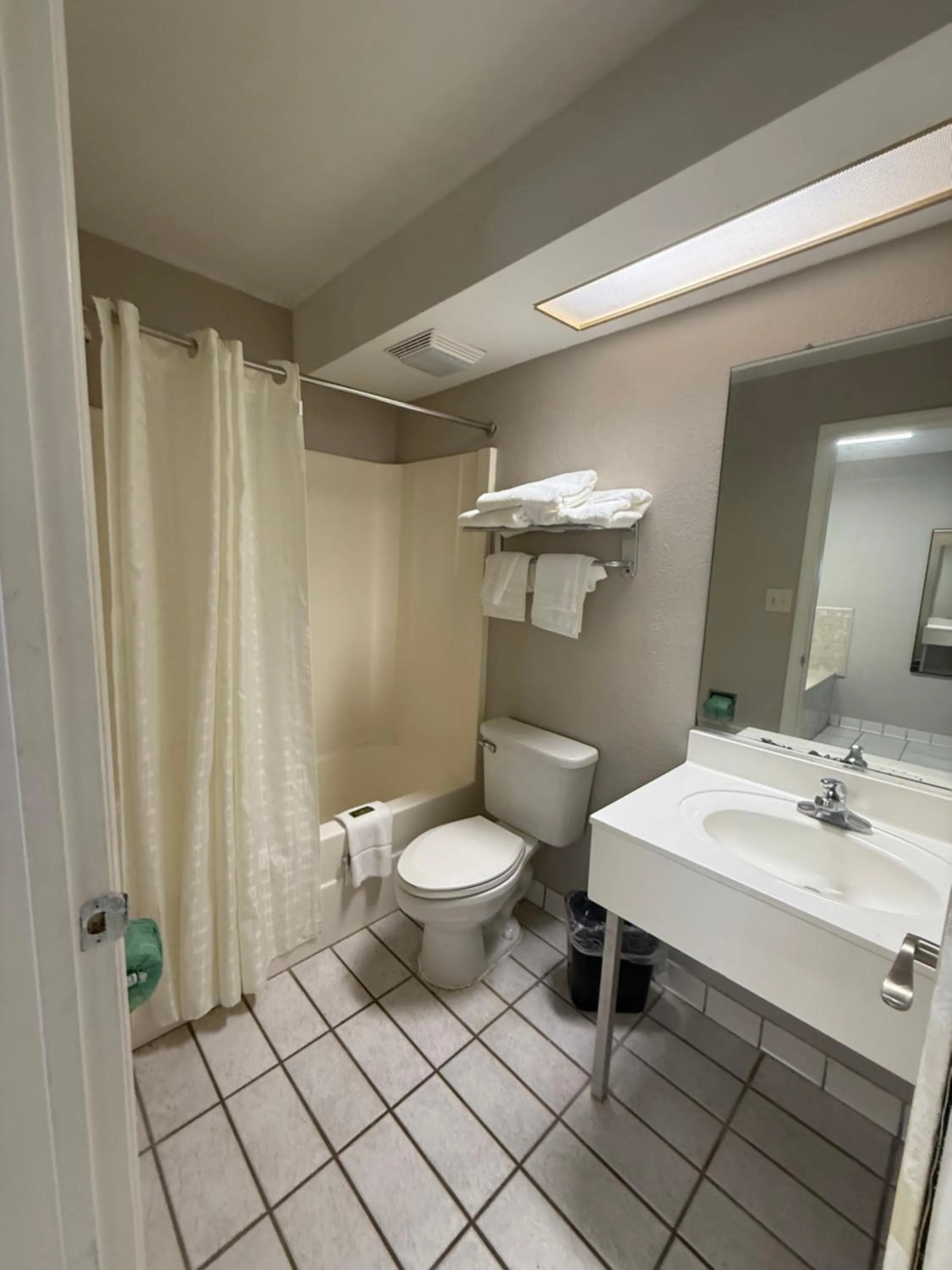 Country Hearth Inn & Suites Augusta