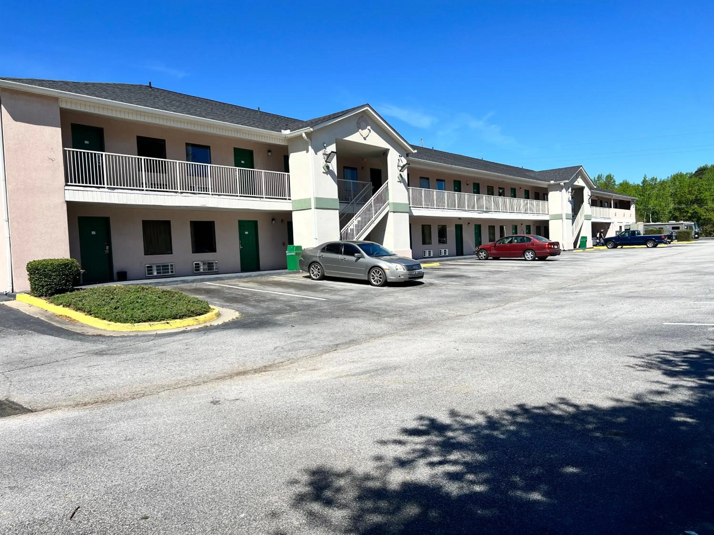 Parking in Country Hearth Inn & Suites Augusta