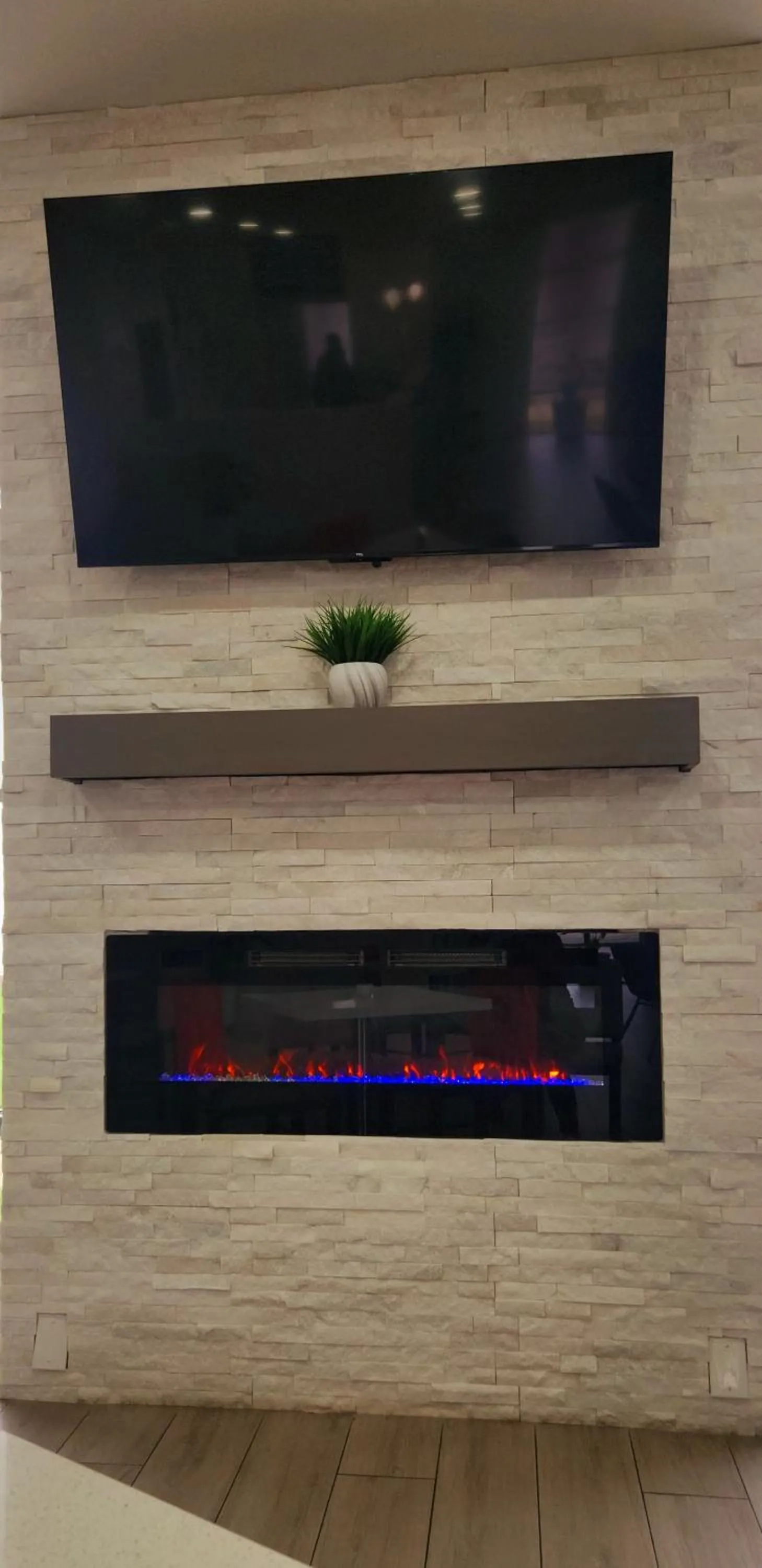 Communal lounge/ TV room in Americas Best Value Inn & Suites-Foley