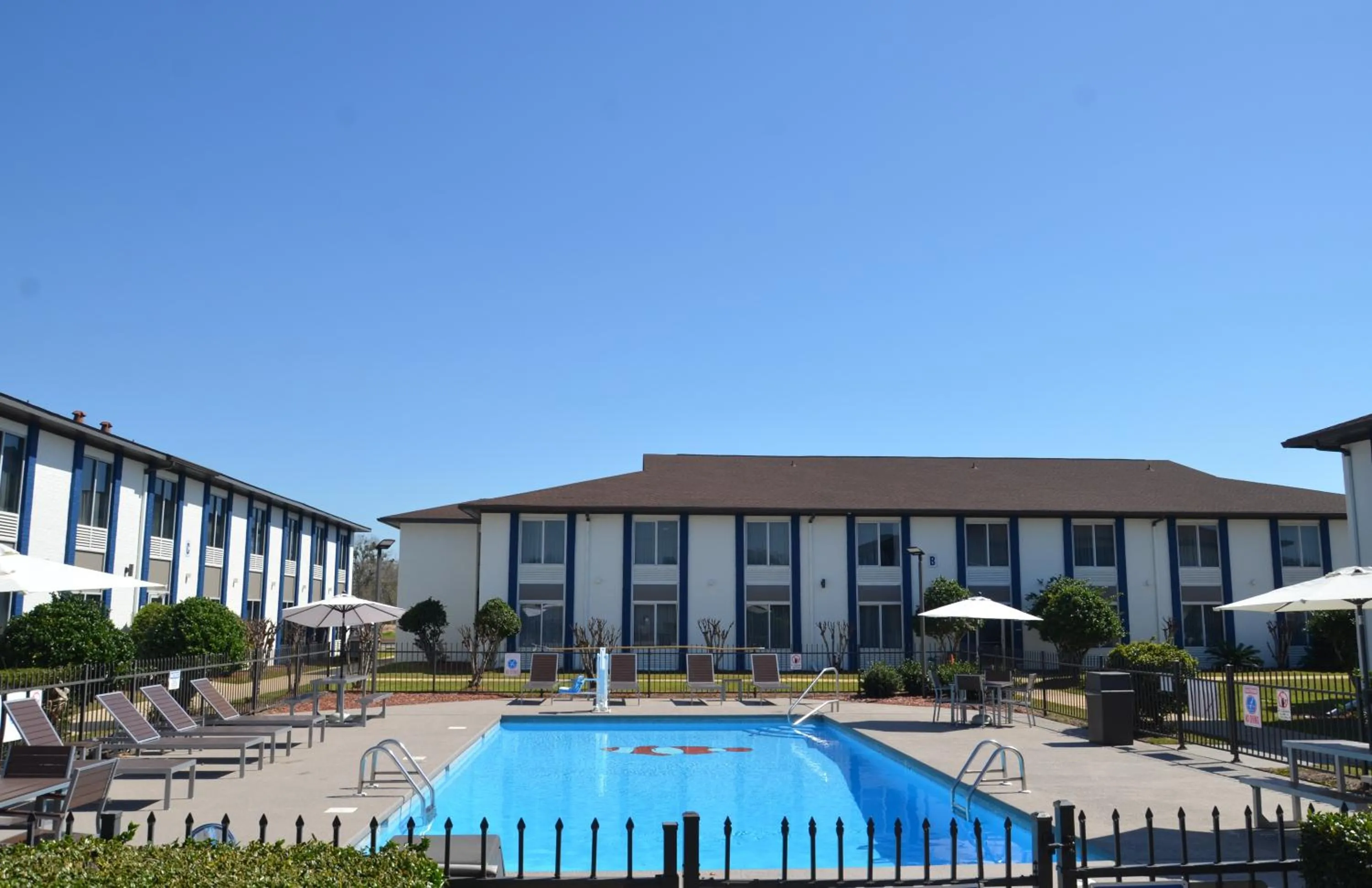 Property building in Americas Best Value Inn & Suites-Foley