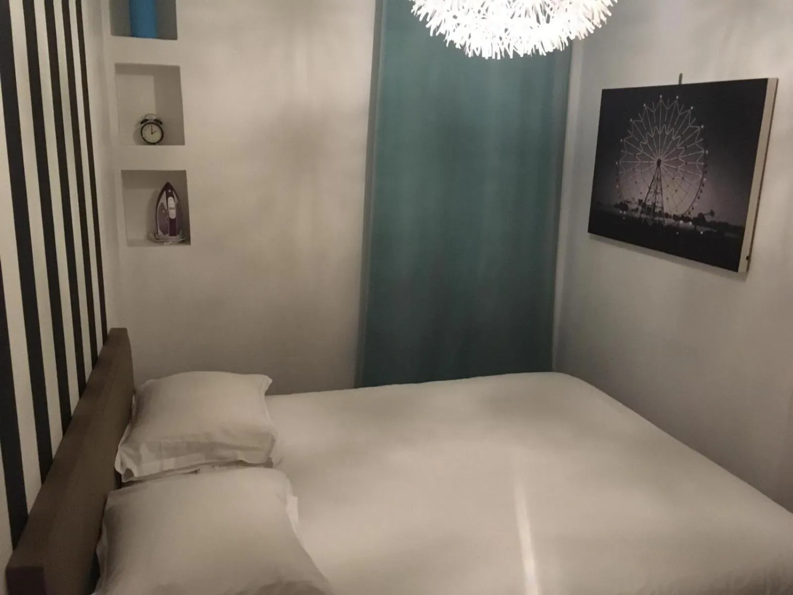 Bedroom, Bed in Bridgestreet - Opera Montmartre