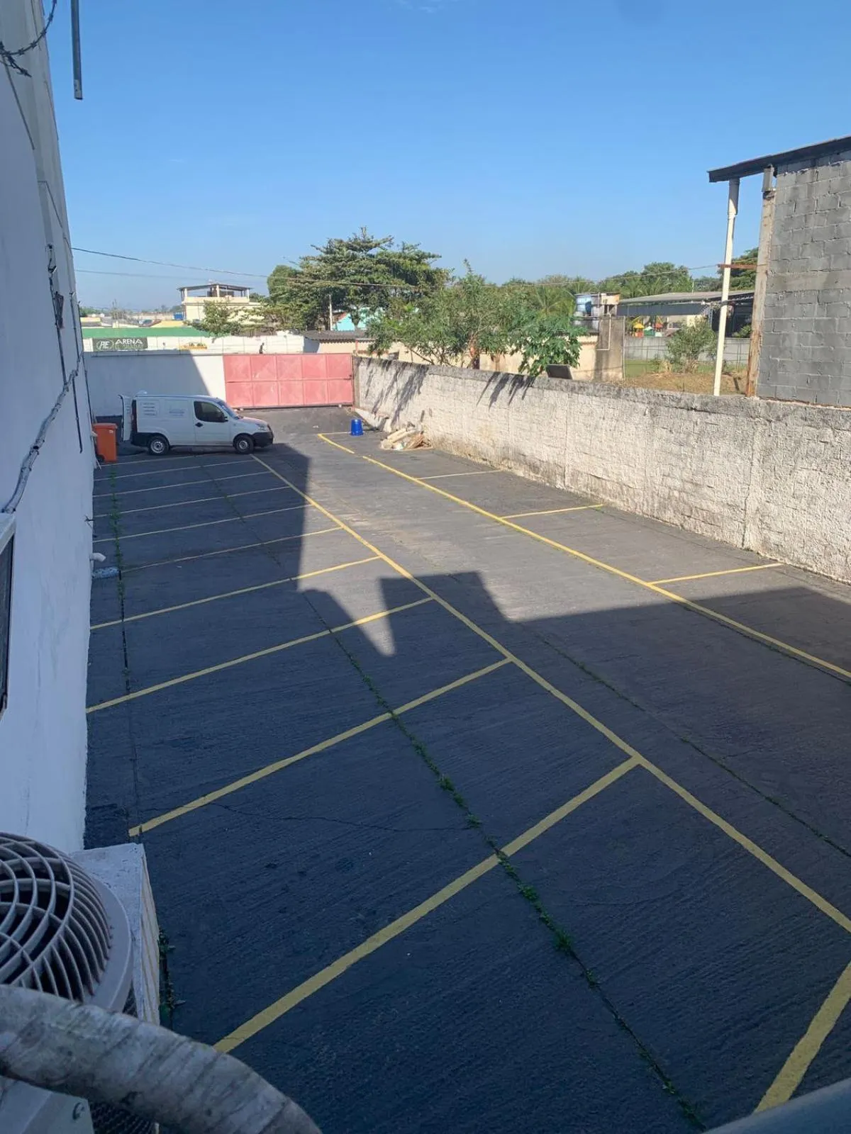 Parking in Grande Hotel Itaguaí