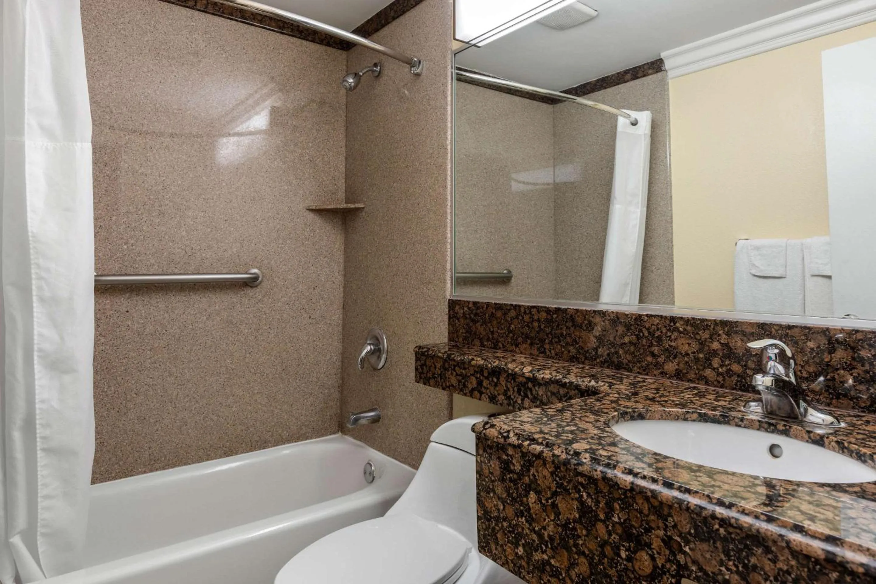 Bathroom in Quality Inn