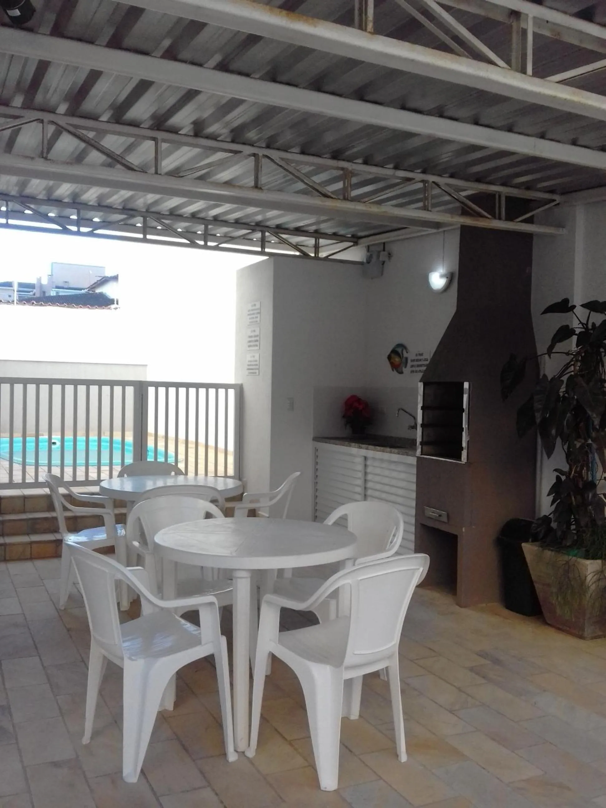 Apartamento 3 quartos com ar condicionado próximo a Praia Grande