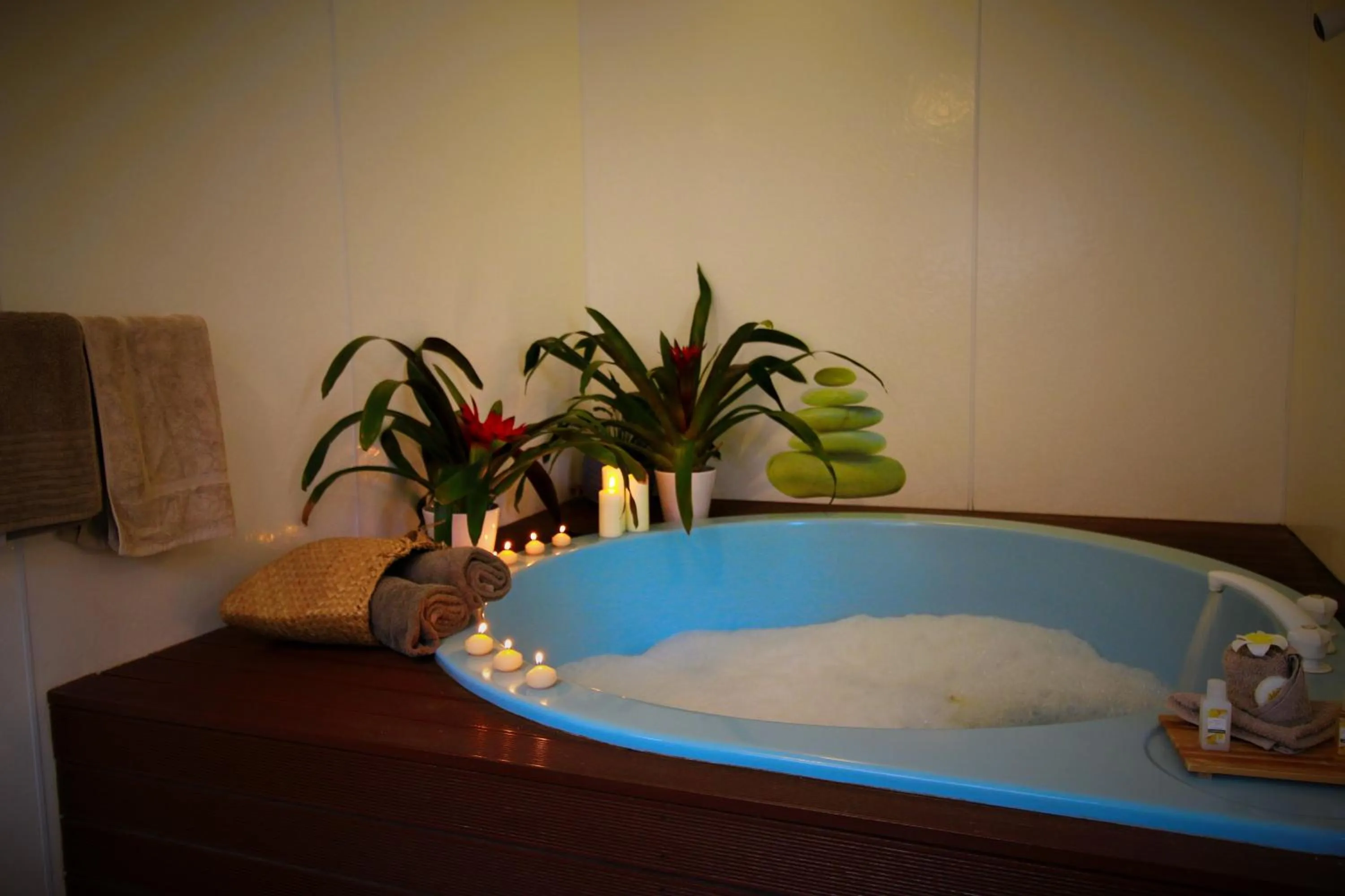 Hot Tub in Capri on Fenton