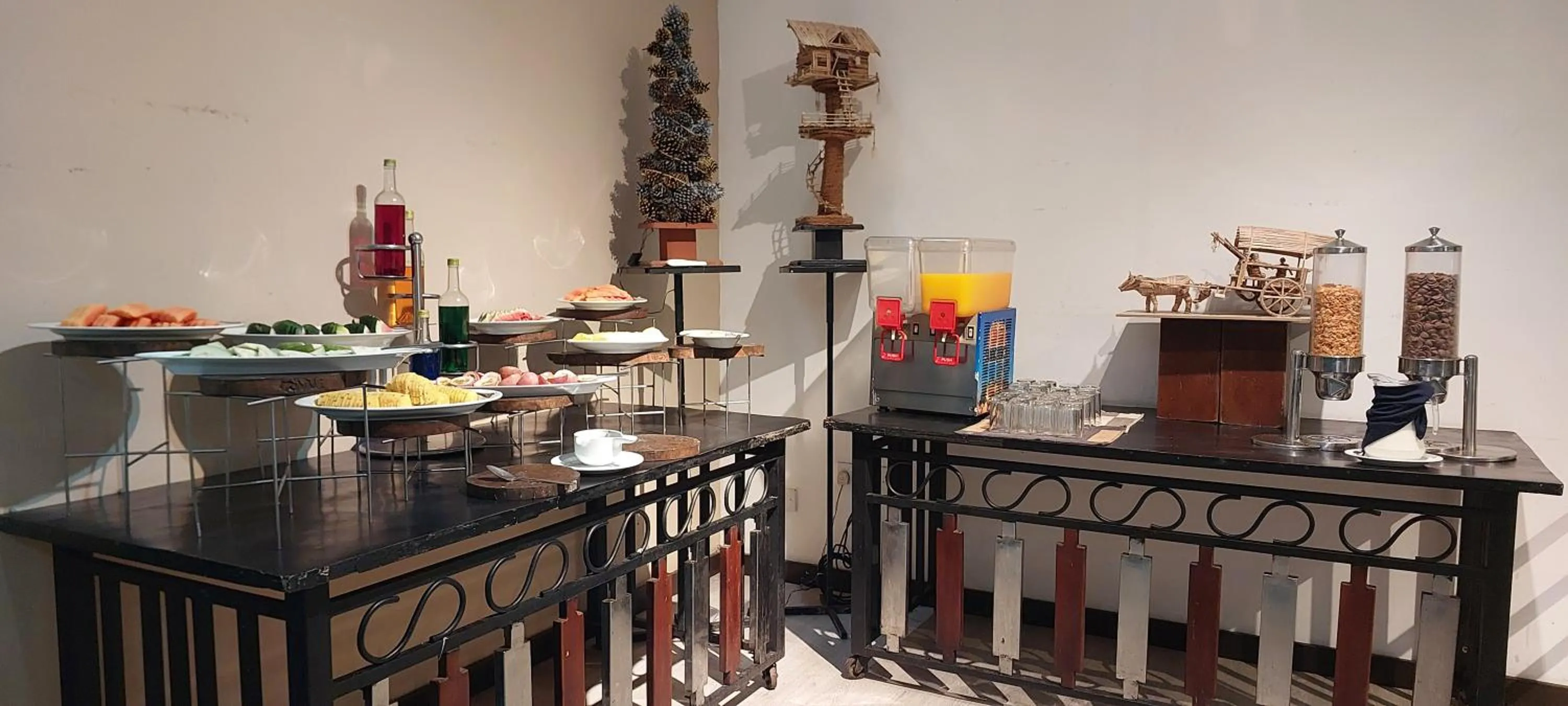 Restaurant/places to eat in Kassapa Lions Rock