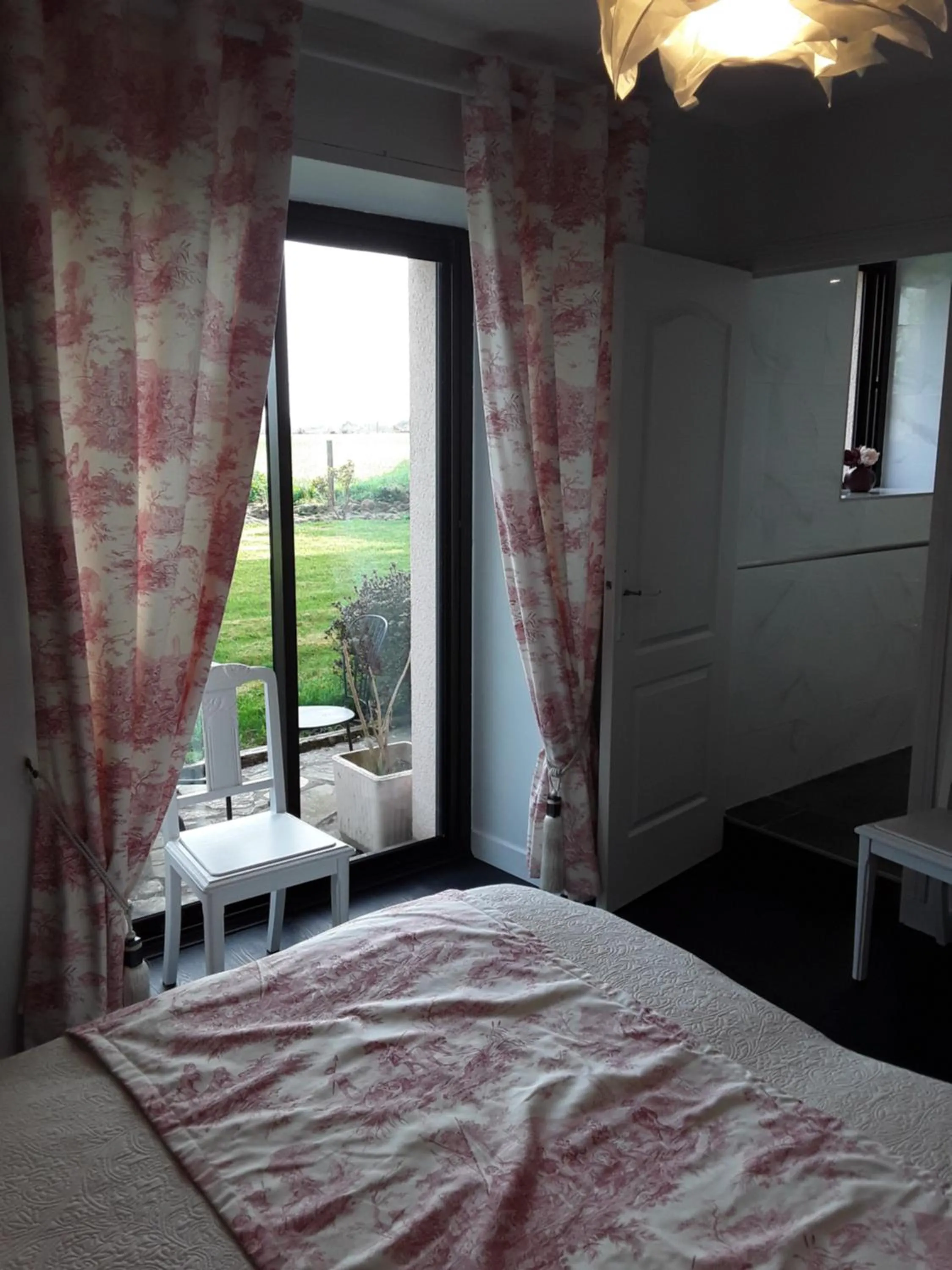 Bedroom, Bed in Chez Herveline Le Fer - Chambres et table d'hôtes