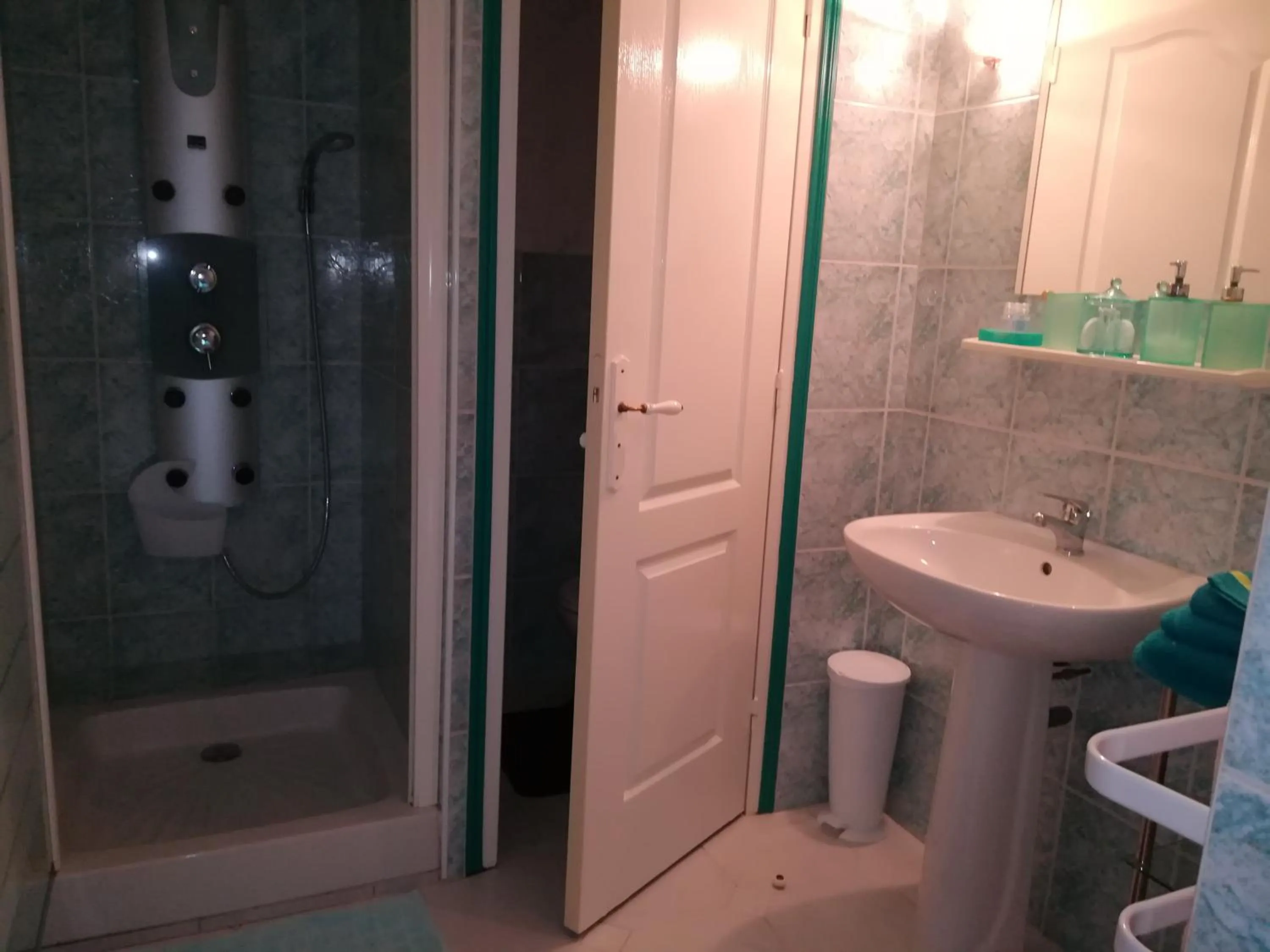 Bathroom in Chez Herveline Le Fer - Chambres et table d'hôtes