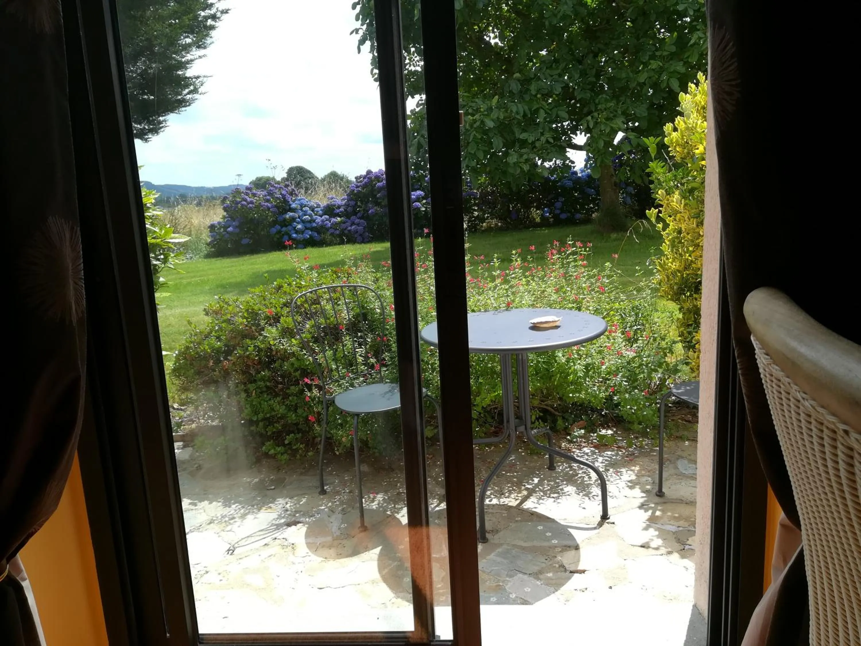 Patio in Chez Herveline Le Fer - Chambres et table d'hôtes