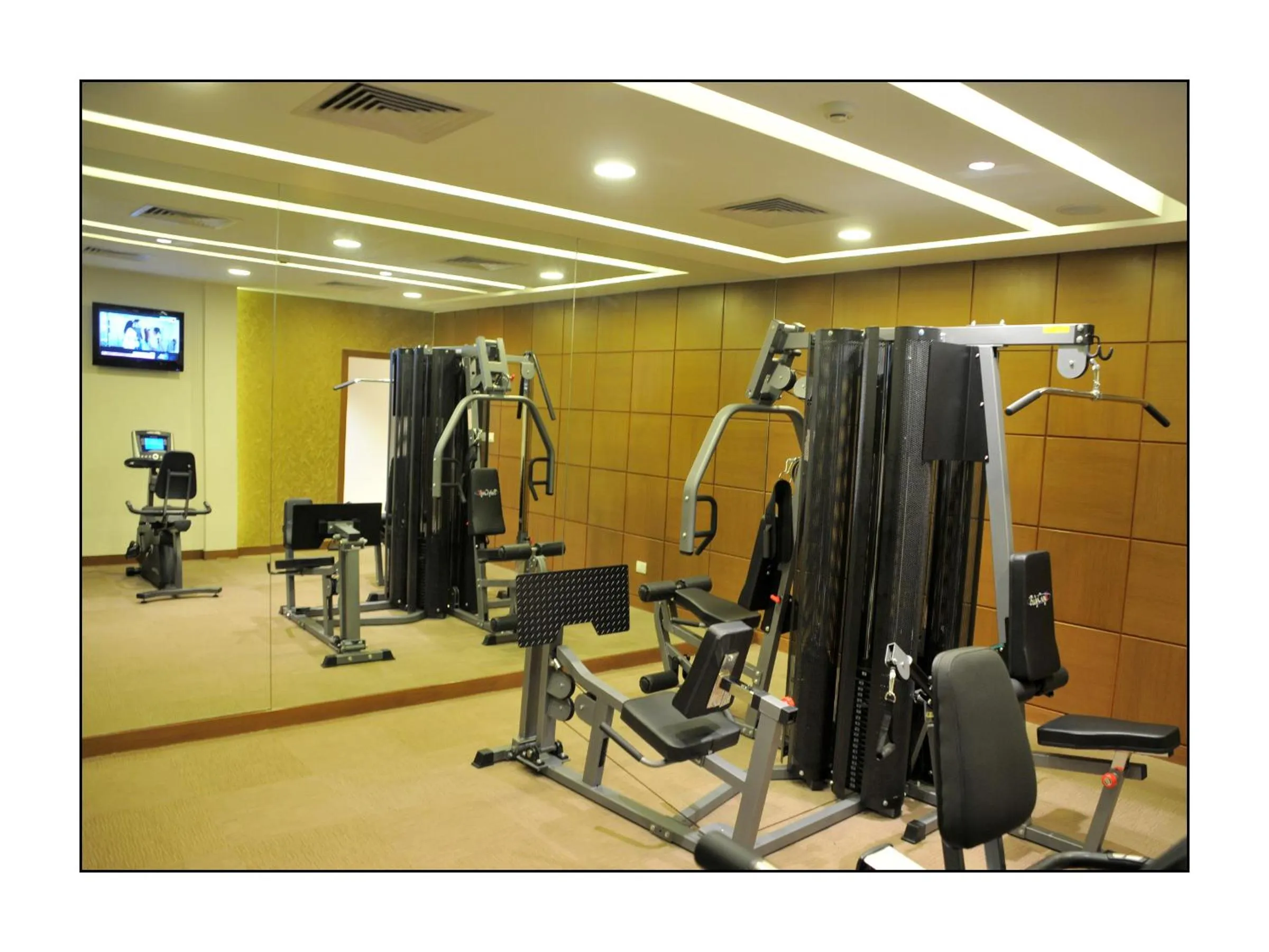 Fitness centre/facilities in Adarsh Hamilton