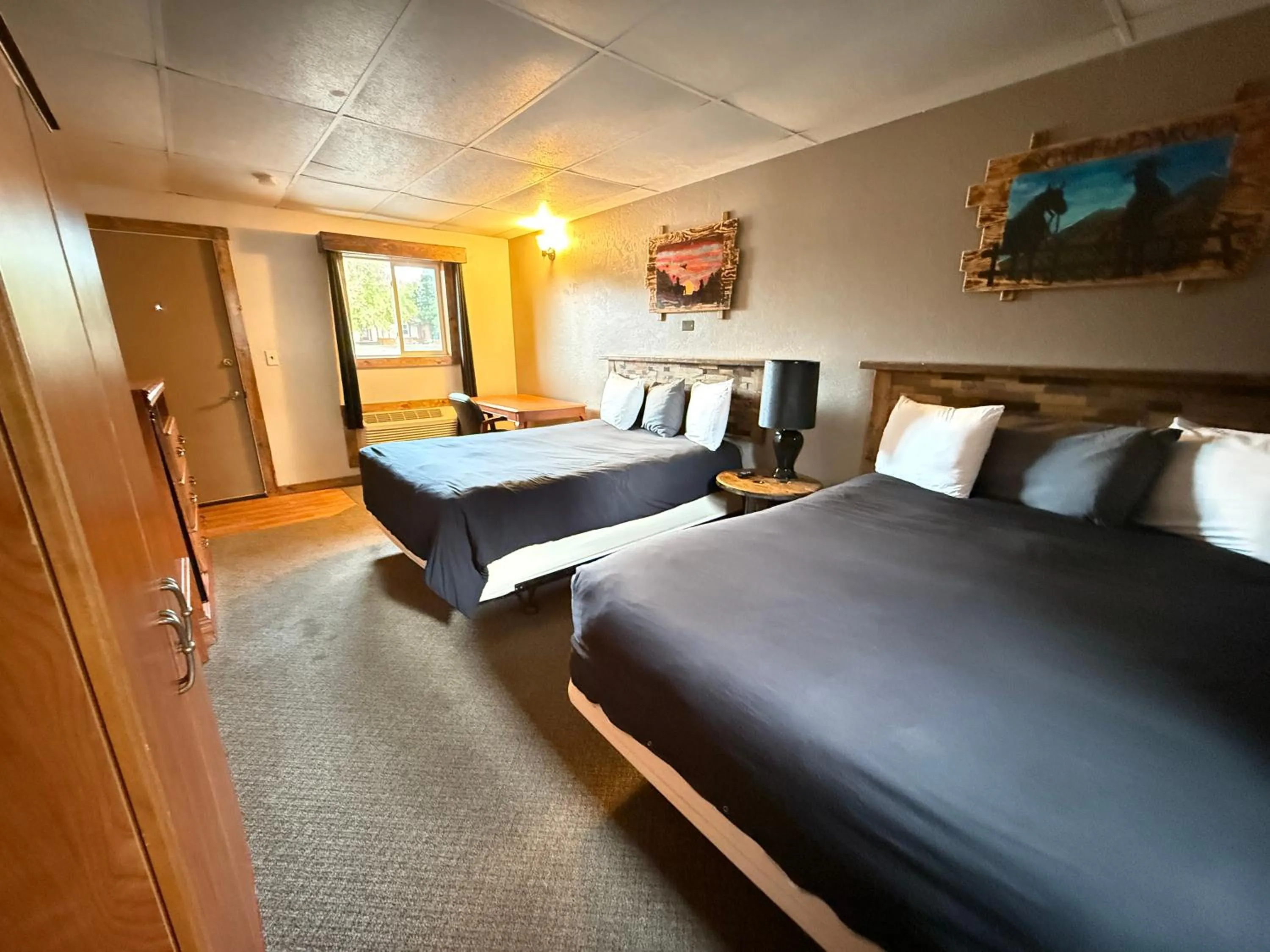 Bedroom, Bed in Hotel O Bel Aire Chamberlain SD I 90