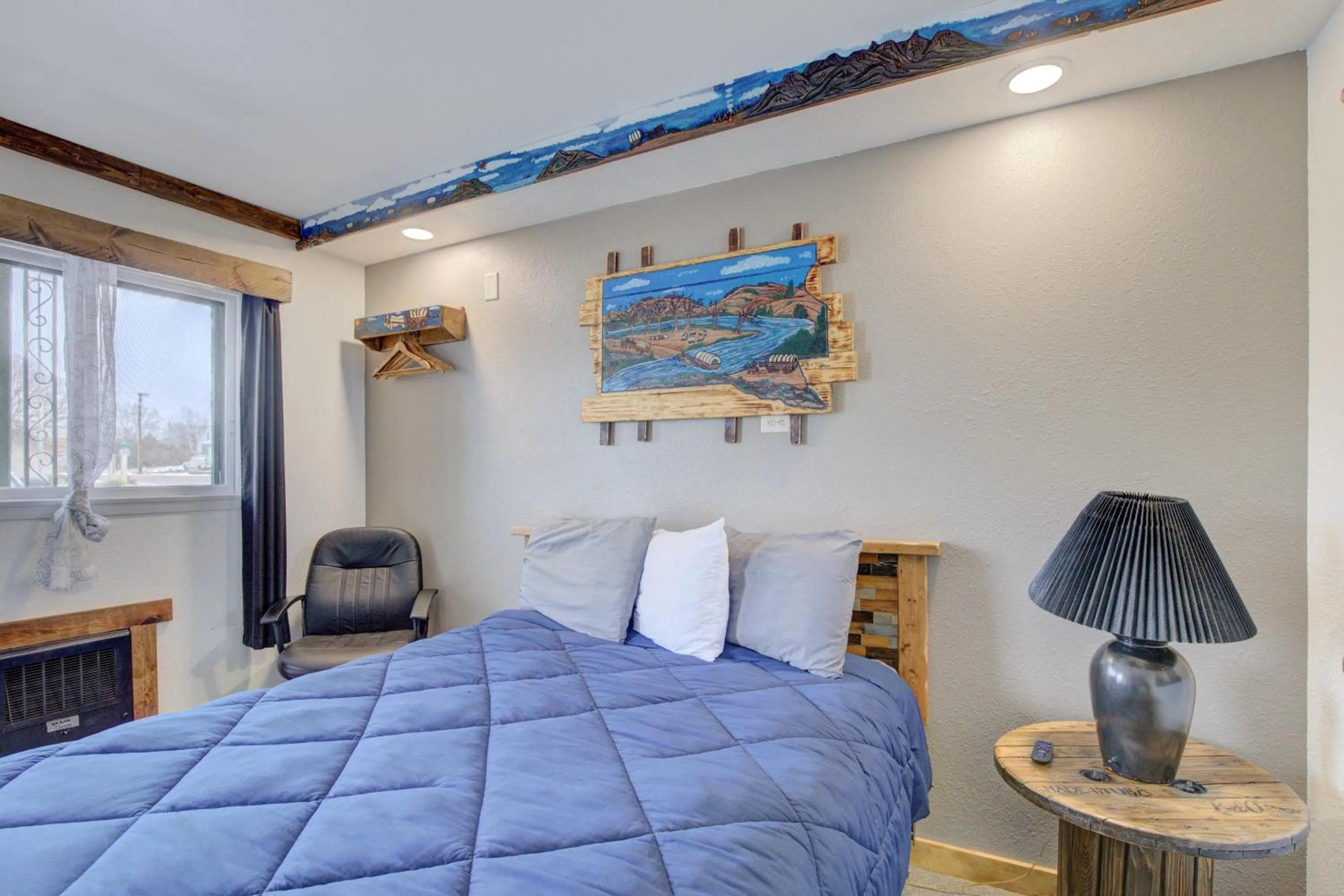 Bedroom, Bed in Bel Aire Motel Chamberlain Near Missouri River I 90