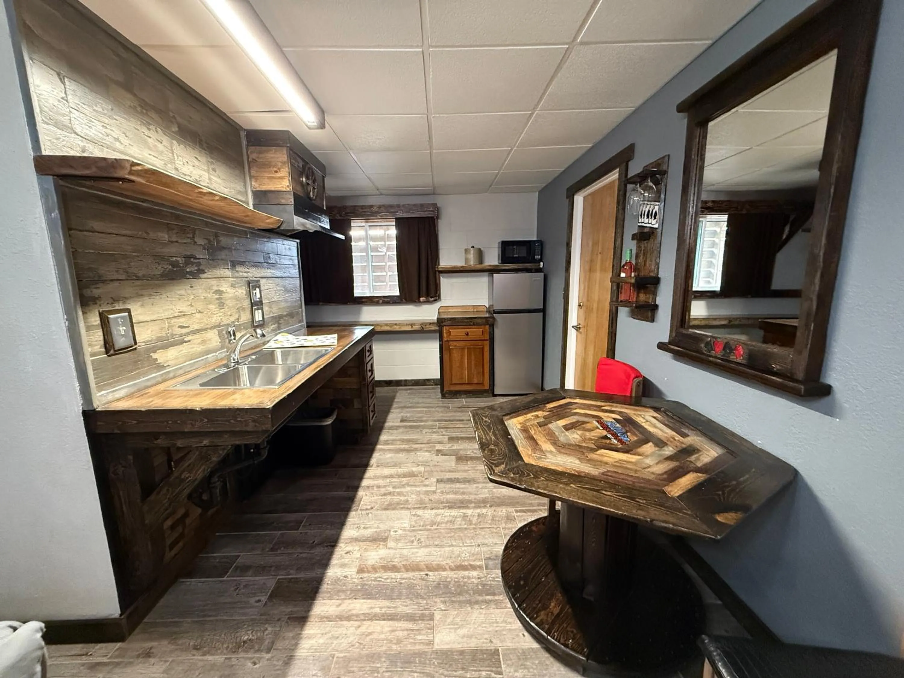 Kitchen or kitchenette in Hotel O Bel Aire Chamberlain SD I 90