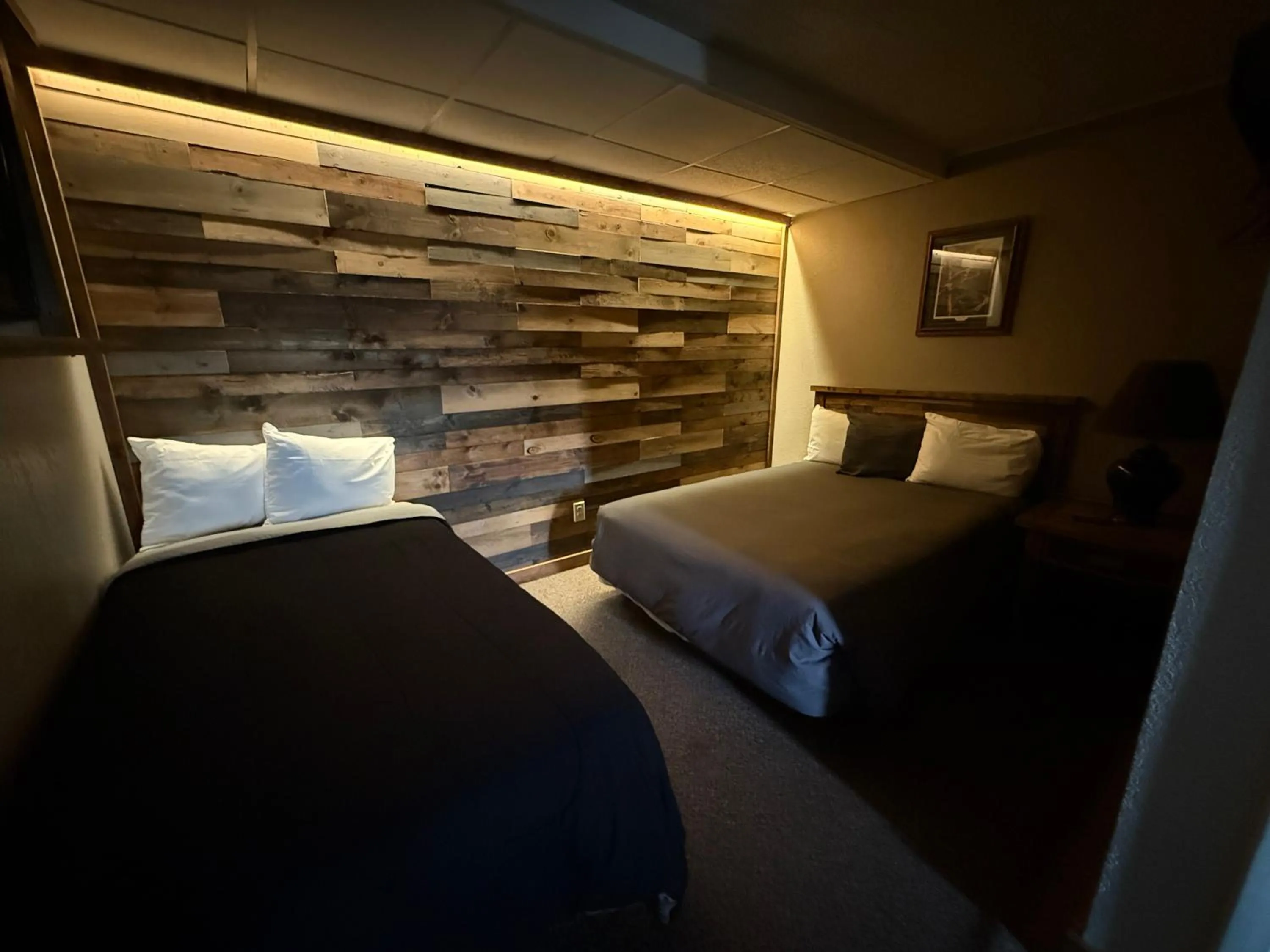 Bedroom, Bed in Hotel O Bel Aire Chamberlain SD I 90