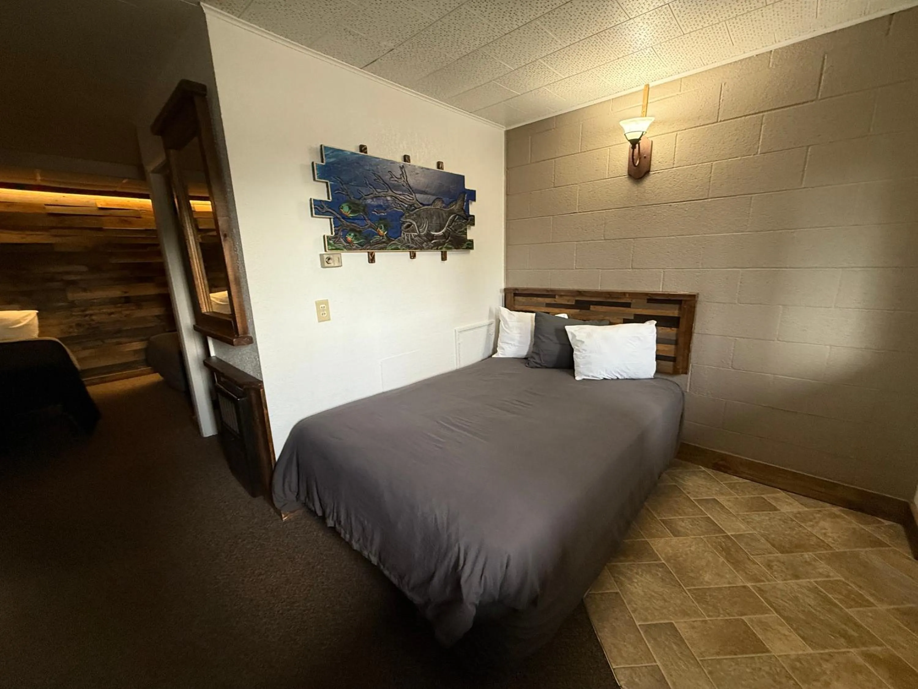 Bedroom, Bed in Hotel O Bel Aire Chamberlain SD I 90