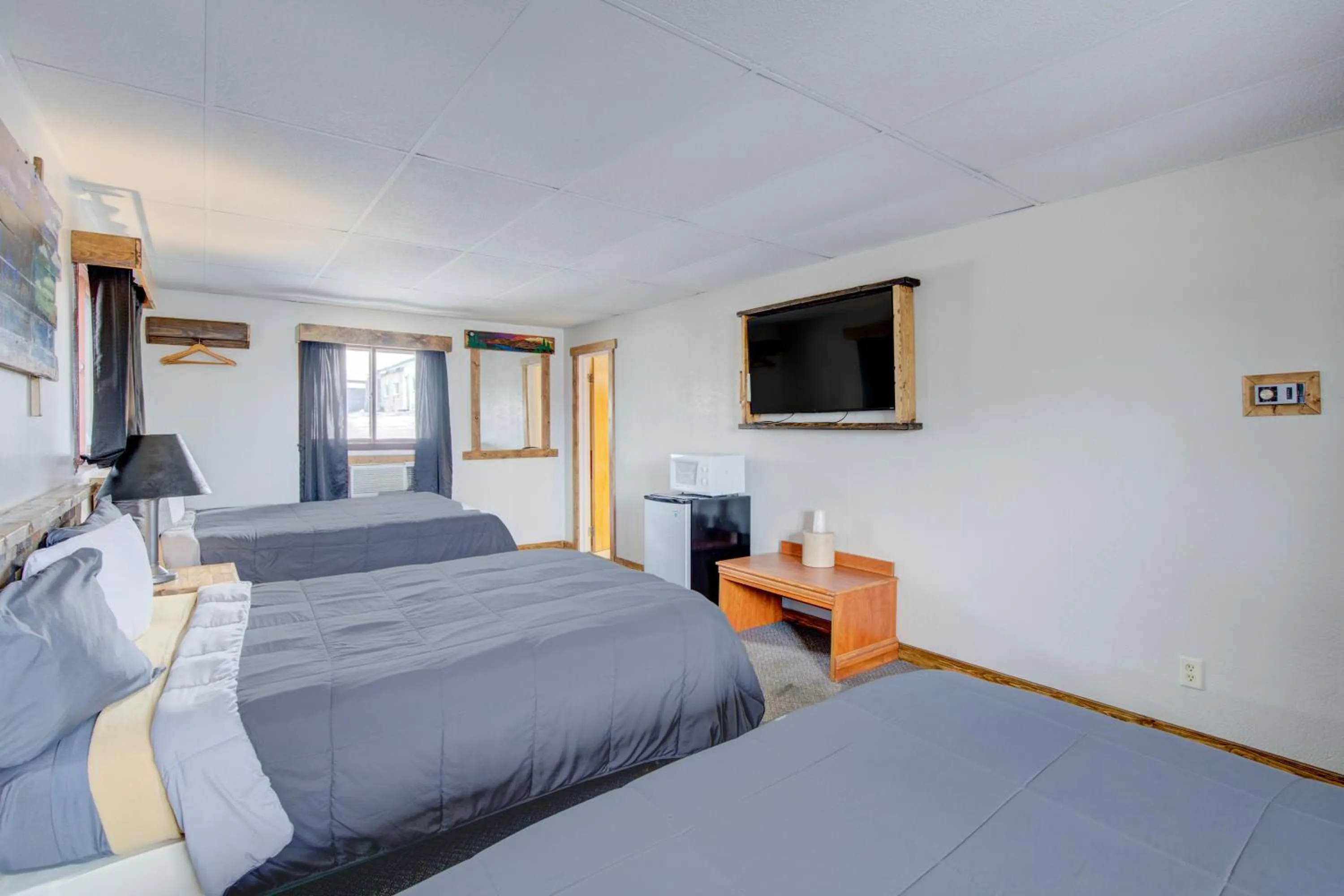 Bedroom, Bed in Bel Aire Motel Chamberlain Near Missouri River I 90