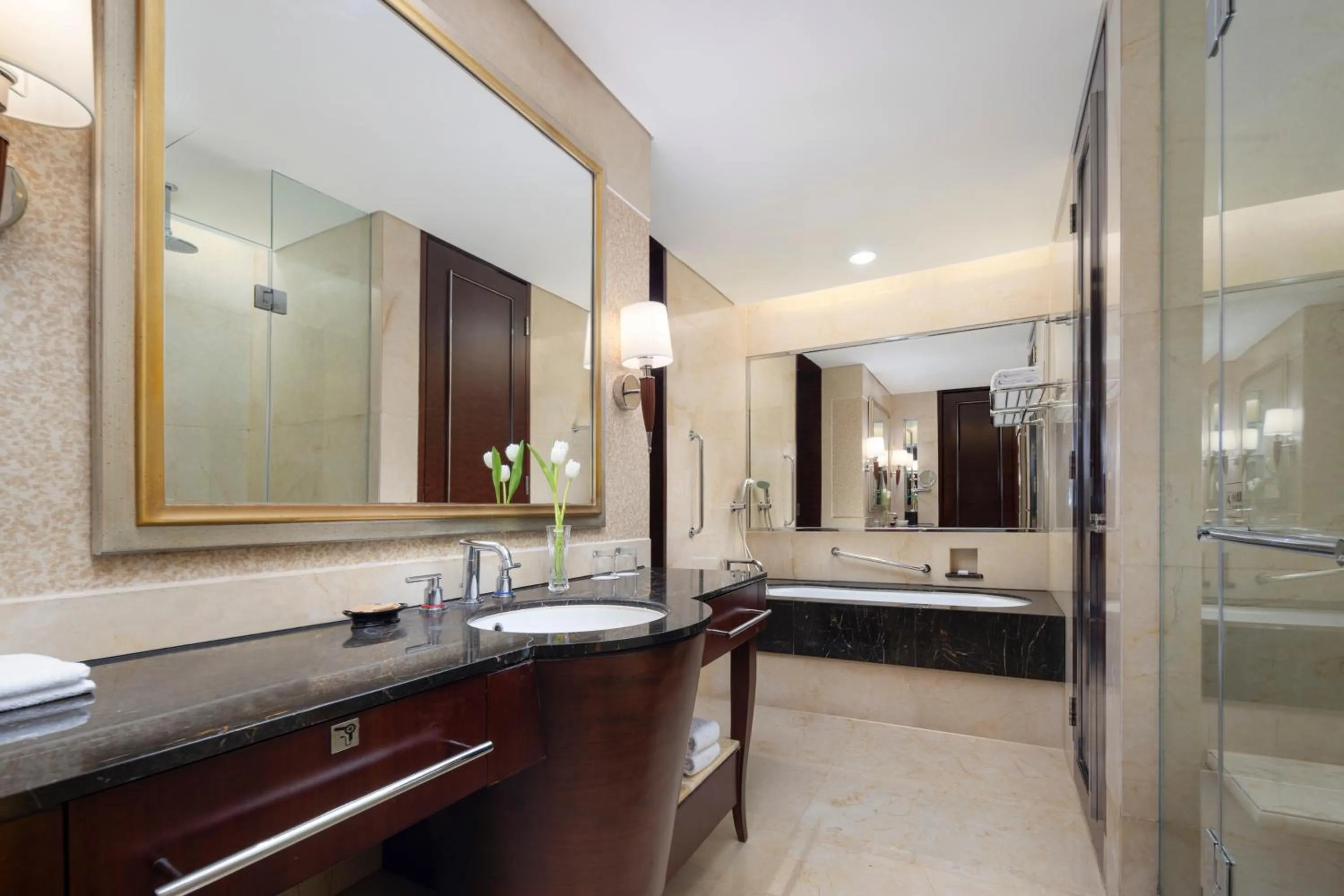 Bathroom in Shangri-La Chengdu