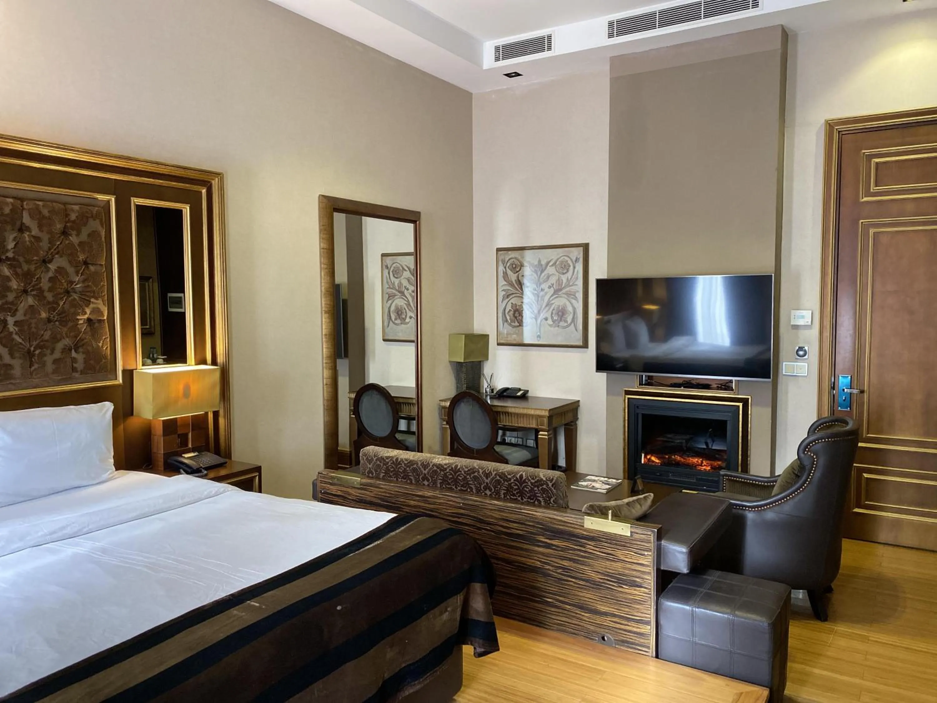 Decorative detail, Bed in Sultan Inn Boutique Hotel