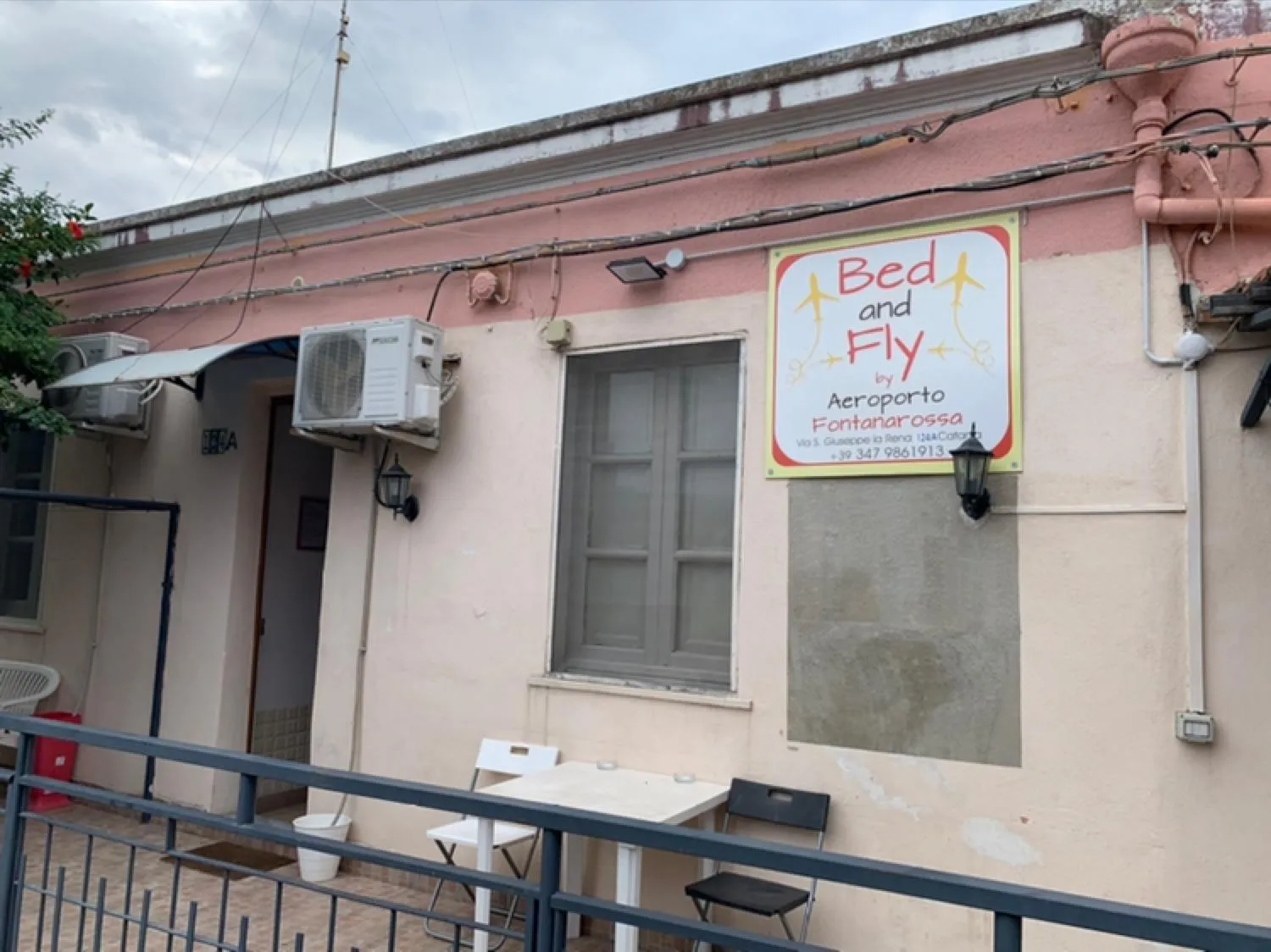 Property building in Bed and fly Aeroporto Fontanarossa bagno privato in camera