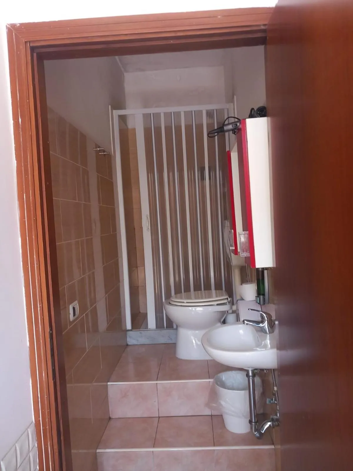 Shower in Bed and fly Aeroporto Fontanarossa bagno privato in camera