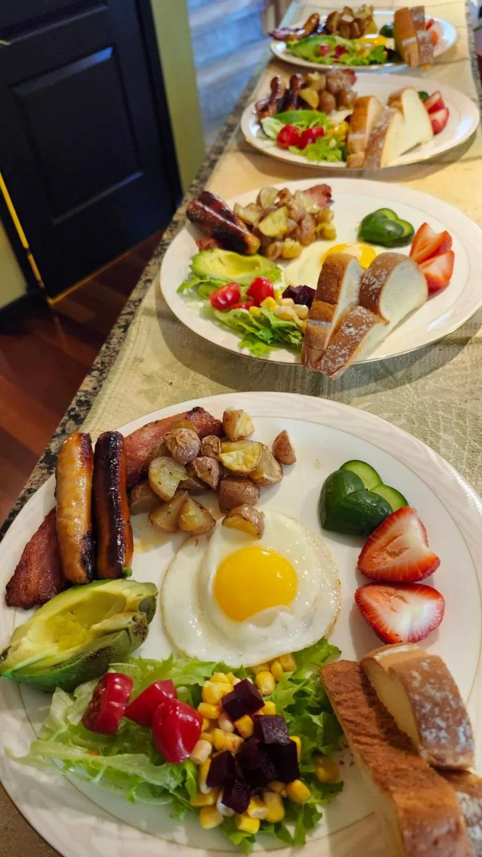 Food and drinks in Villa Bellissimo FranTalia - Néo-Classical Résidence & Galleriséum