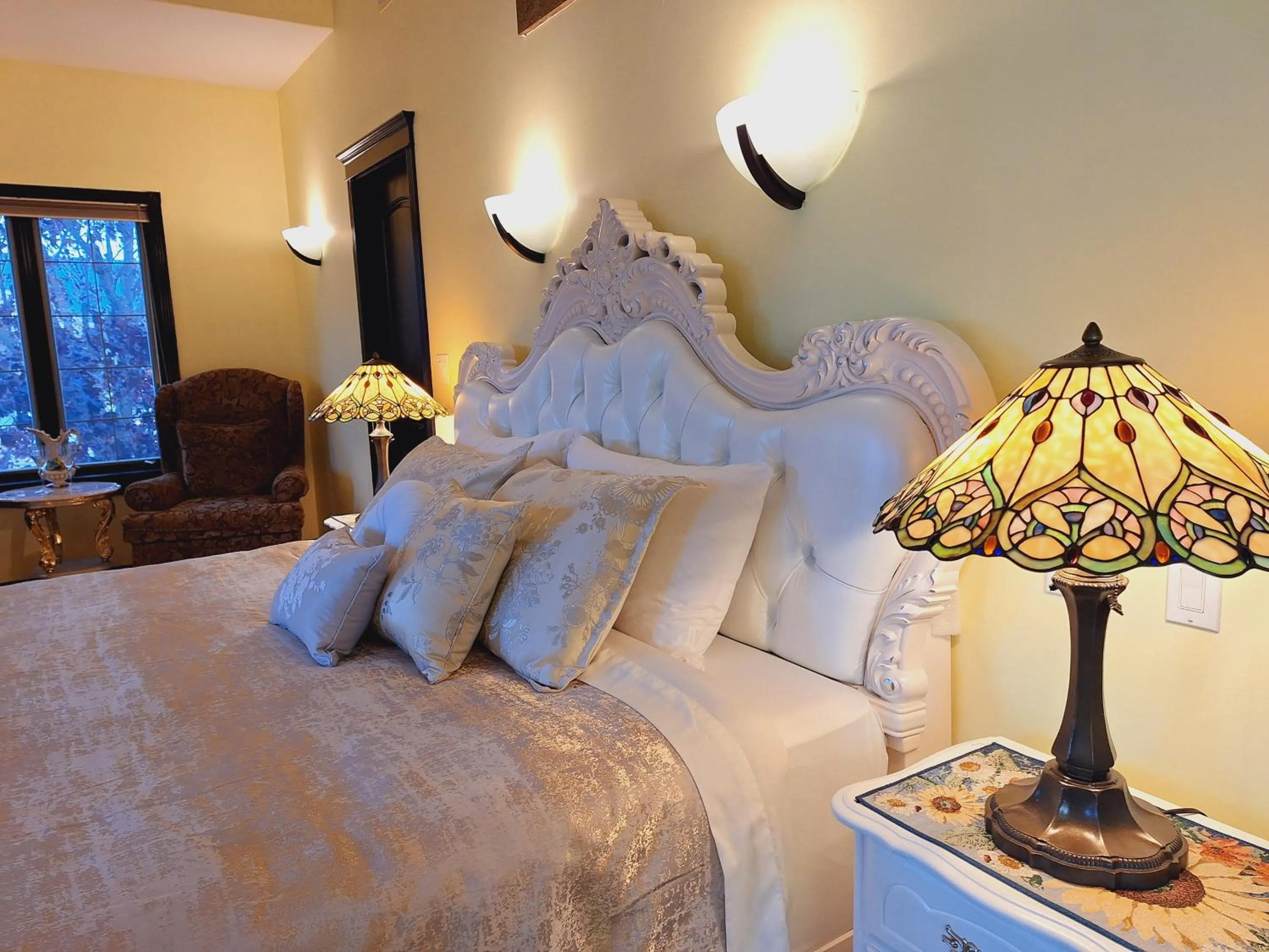 Bed in Villa Bellissimo FranTalia - Néo-Classical Résidence & Galleriséum