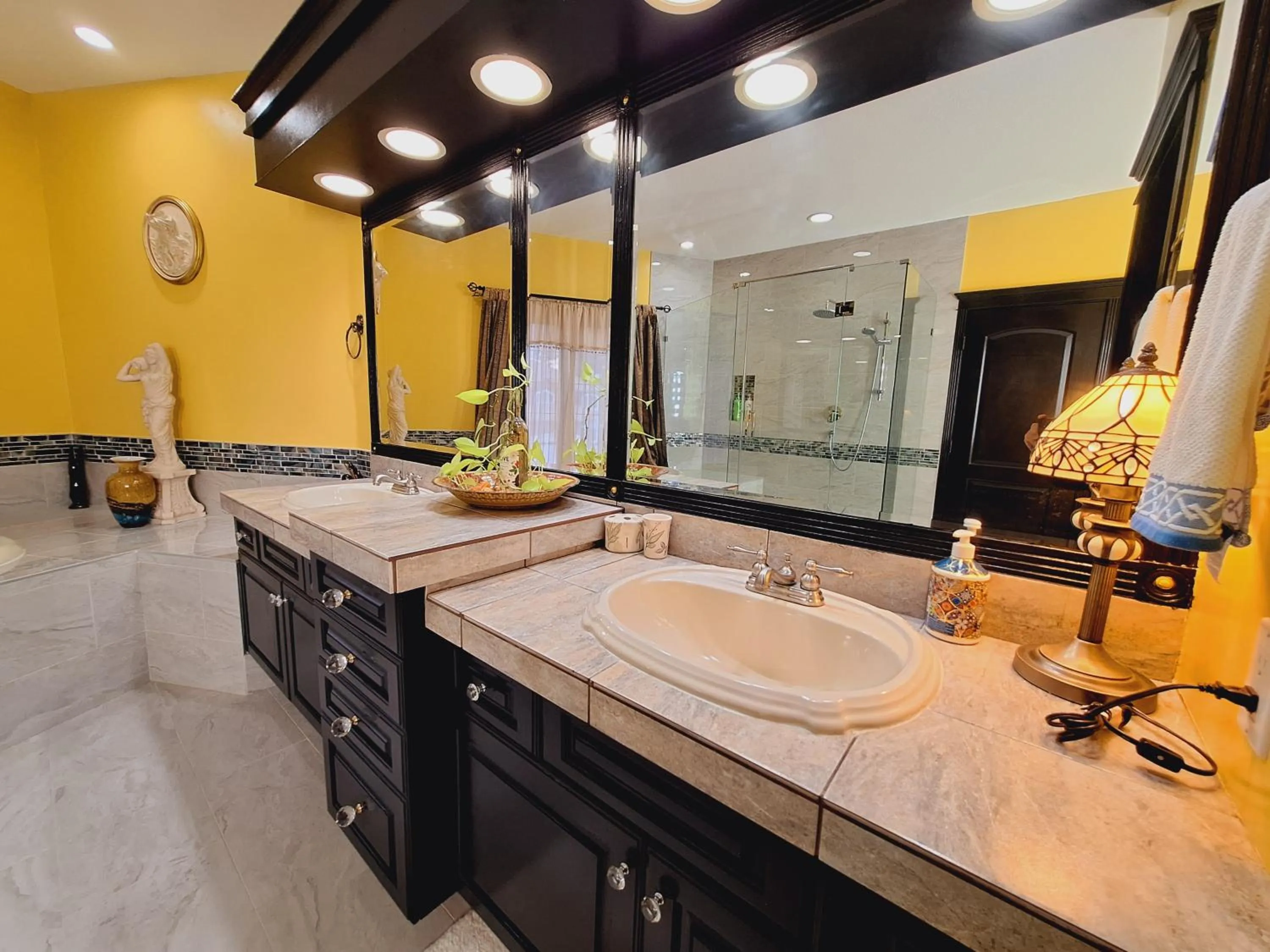 Bathroom in Villa Bellissimo FranTalia - Néo-Classical Résidence & Galleriséum