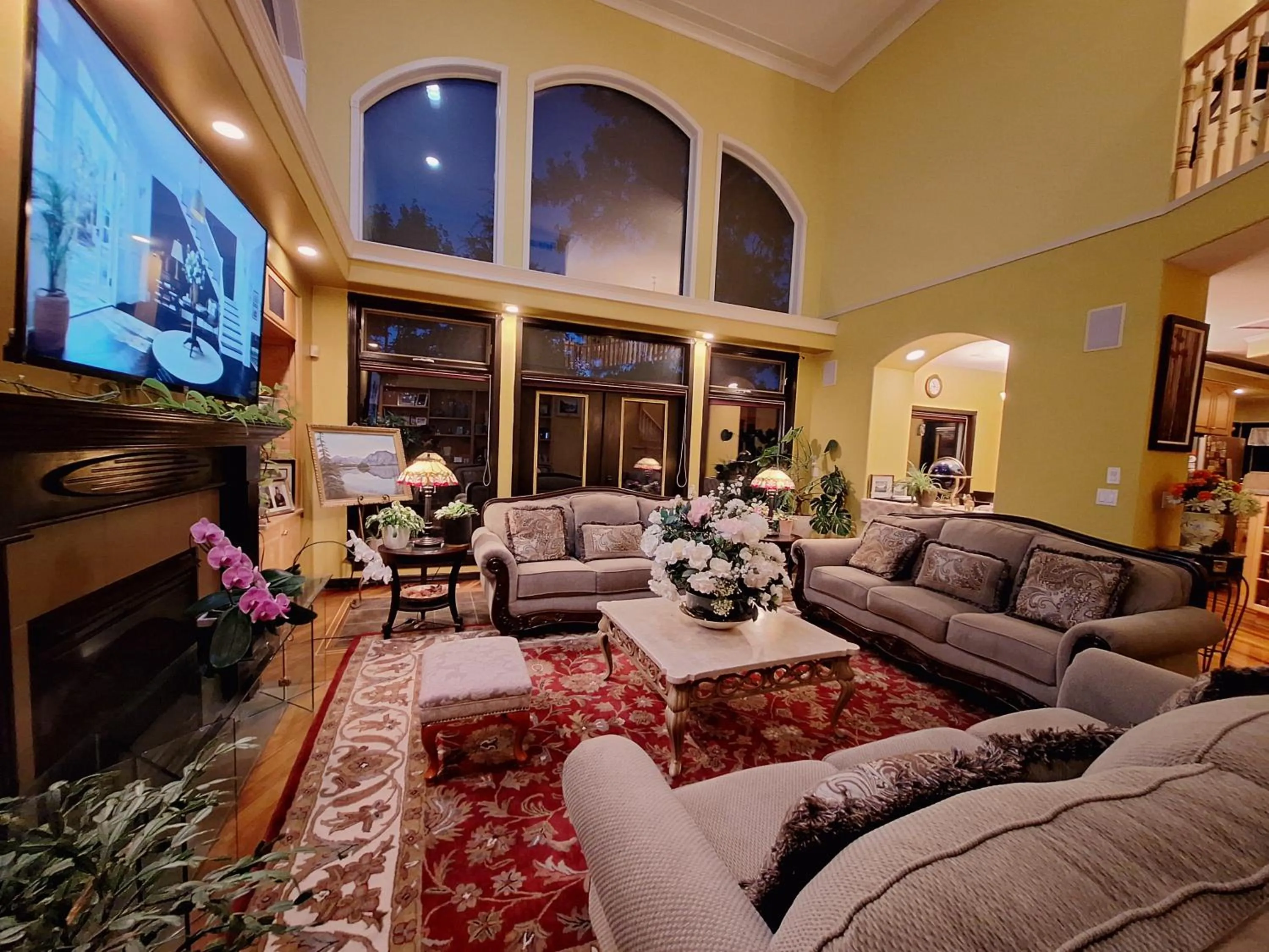 Communal lounge/ TV room in Villa Bellissimo FranTalia - Néo-Classical Résidence & Galleriséum